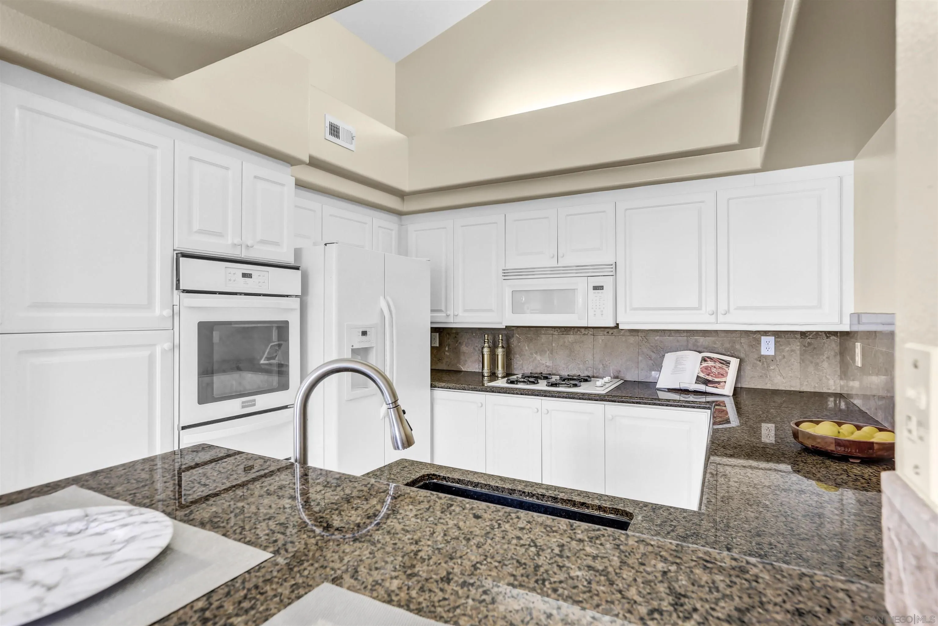 Photo #14: 260011801 Listing: Photo #14