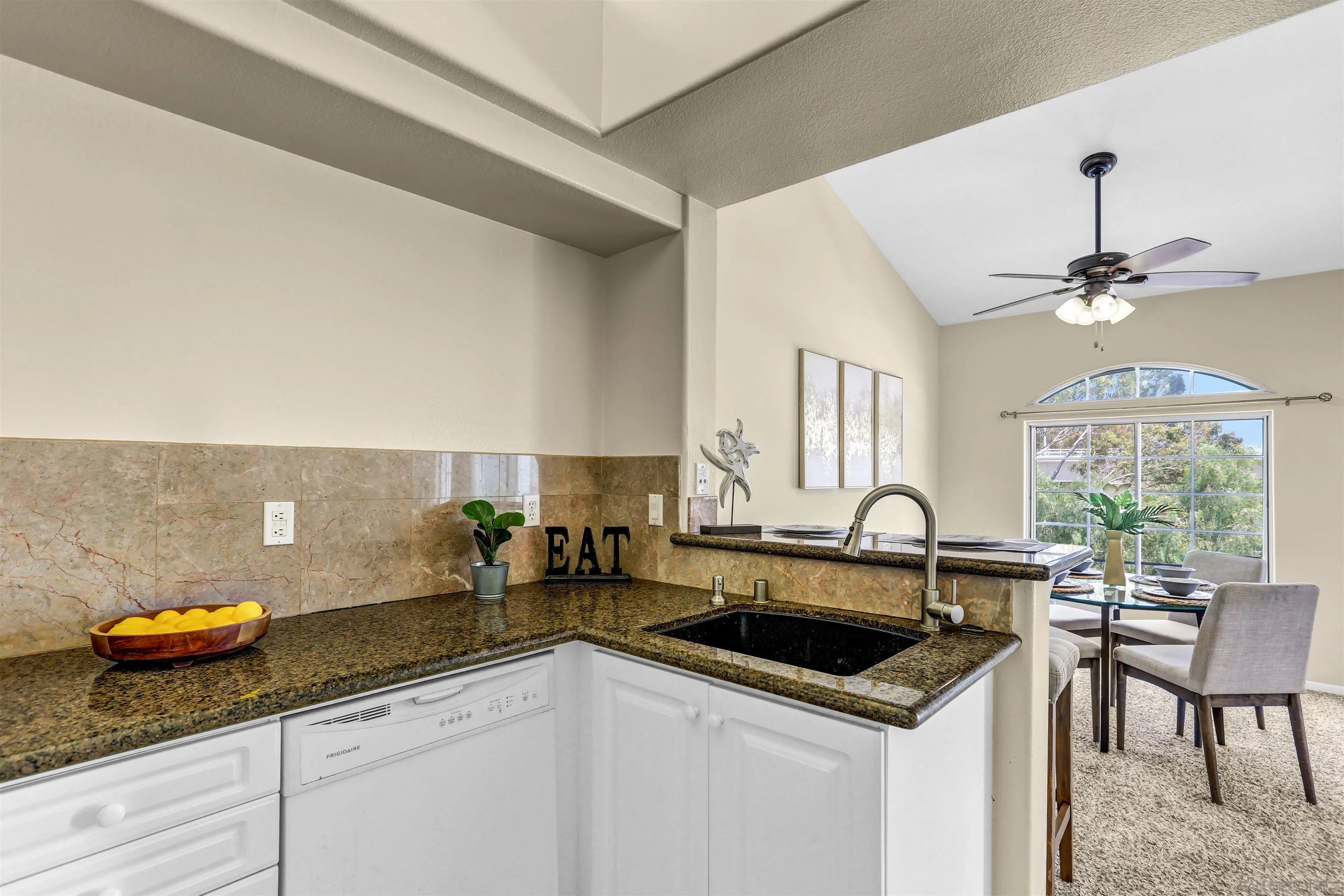 Photo #11: 260011801 Listing: Photo #11
