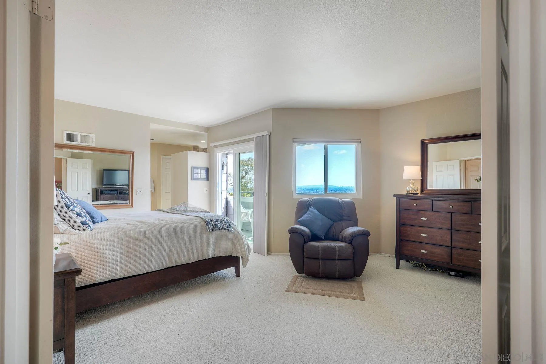 Photo #17: 260011803 Listing: Photo #17