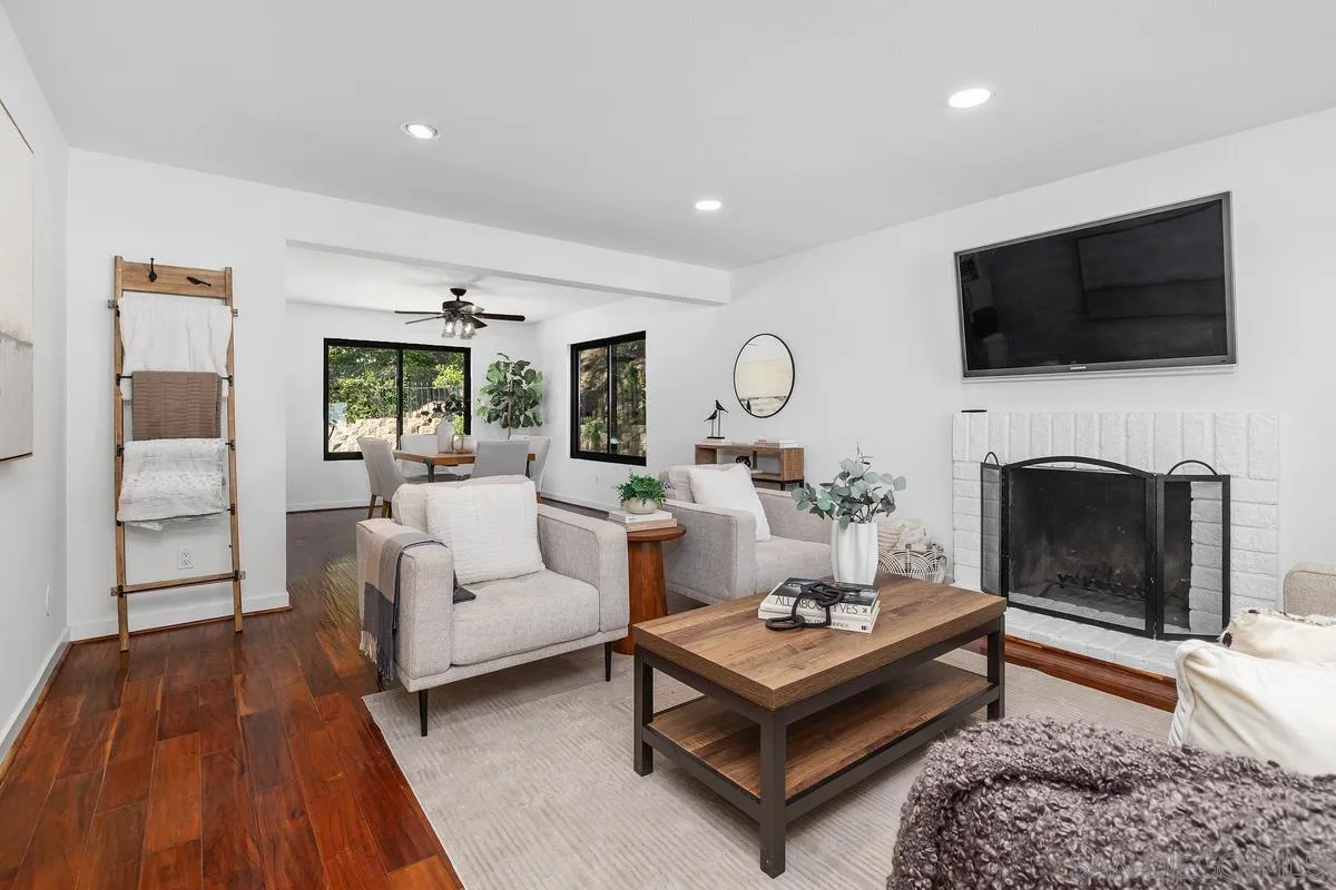 https://cdn.realtyfeed.com/cdn/127/260011808/fdb6239476482a1d67ce50ae60e998f4.webp