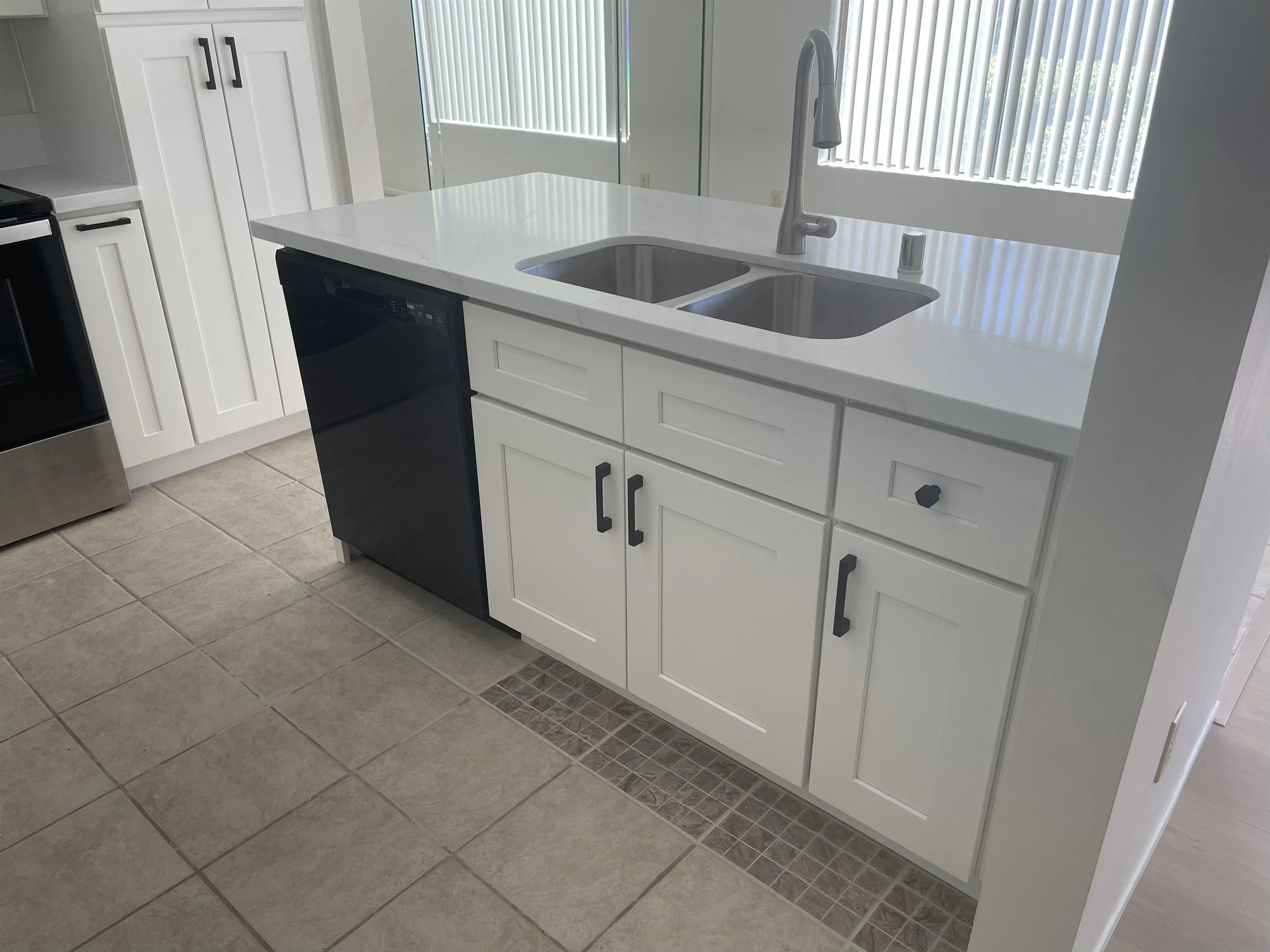 Photo #2: 260011810 Listing: Photo #2