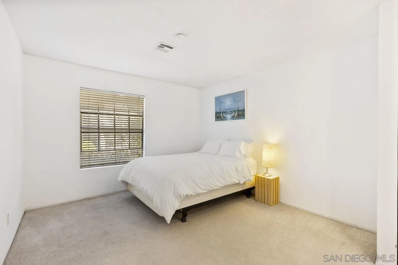 Photo #12: 260011814 Listing: Photo #12