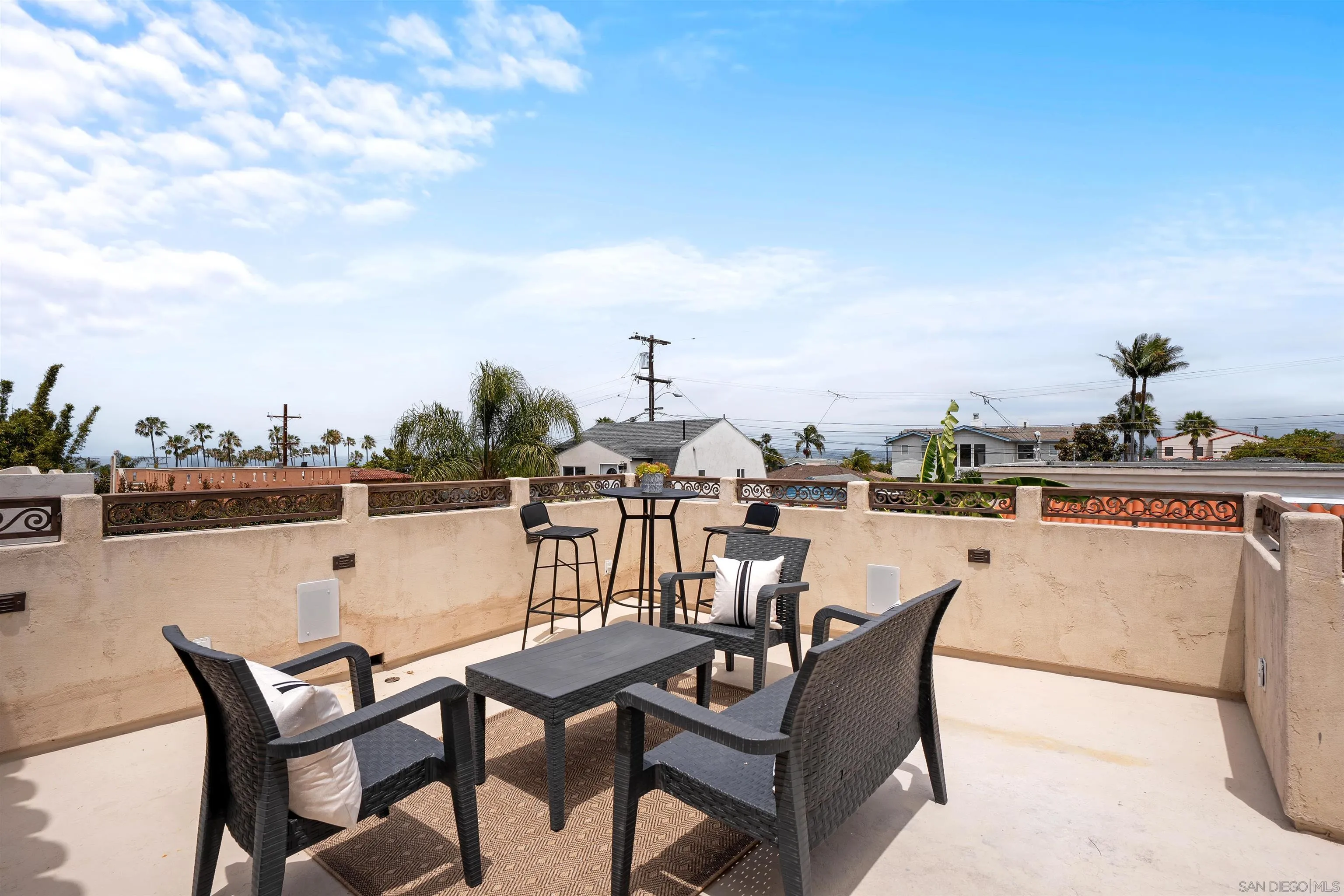 https://cdn.realtyfeed.com/cdn/127/260011815/24dd1cf710128fbb58f4547af3b4c4c2.webp