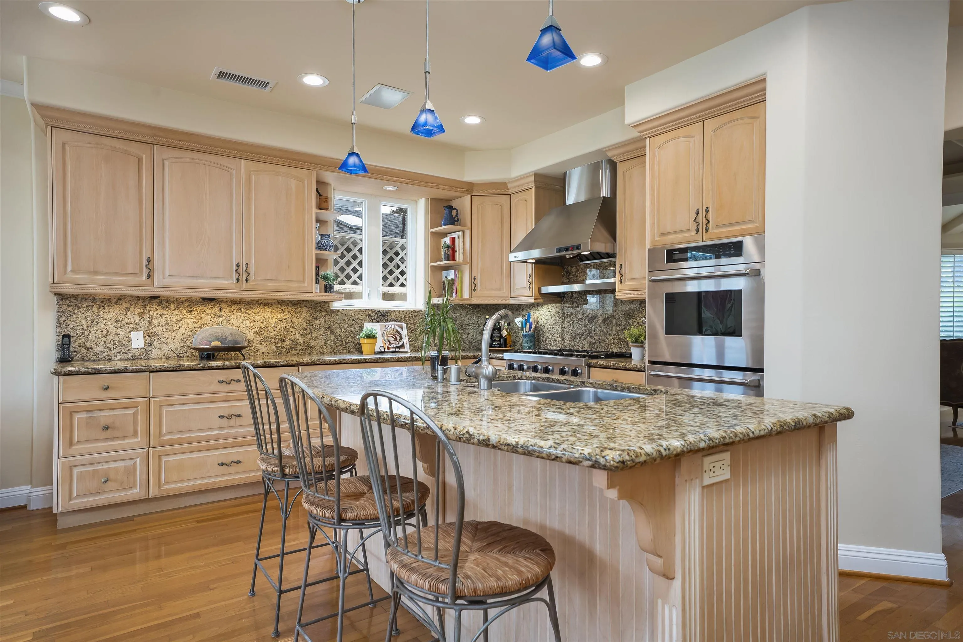 https://cdn.realtyfeed.com/cdn/127/260011815/45df7820b32f0071d1ca1f37cfacb782.webp