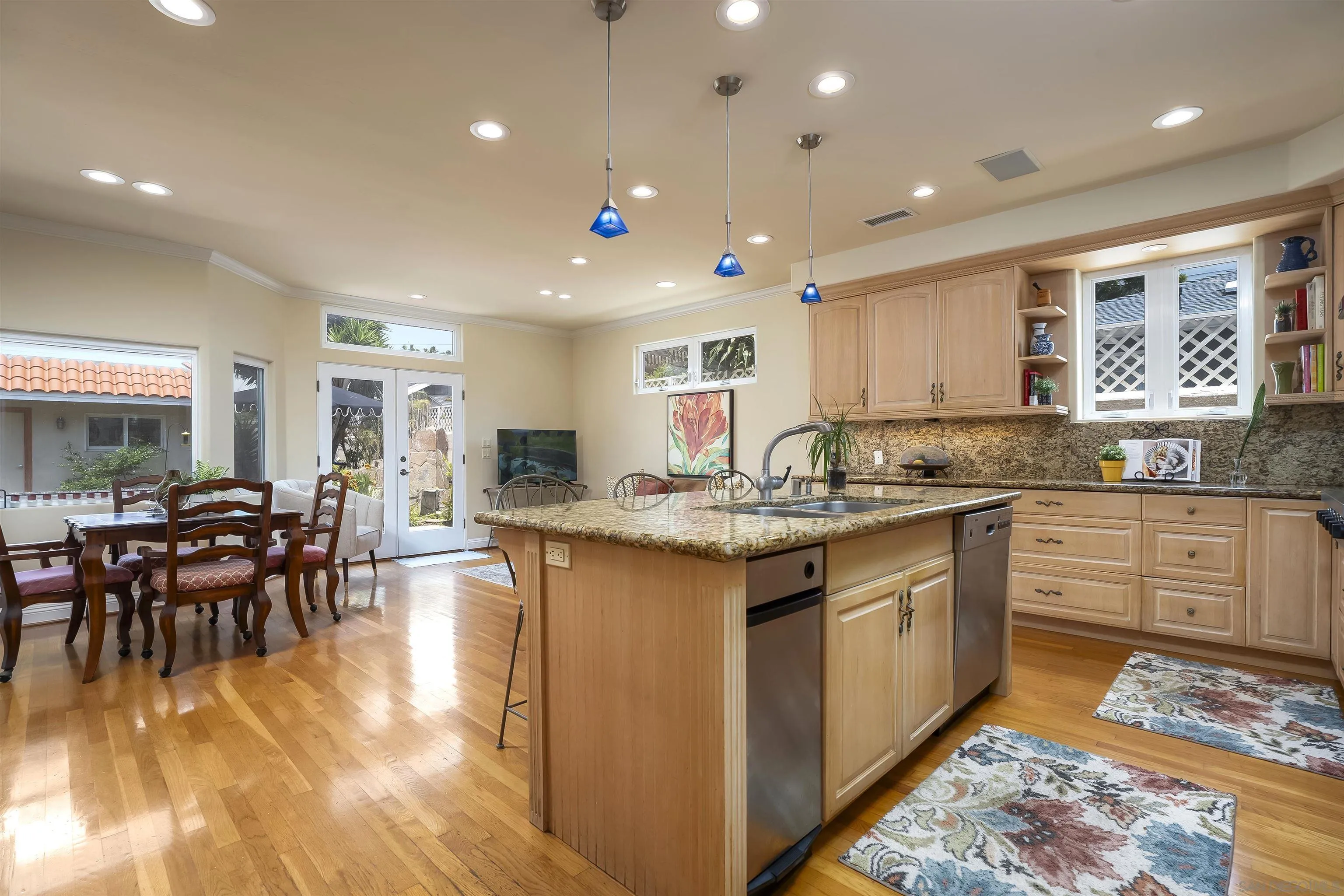 https://cdn.realtyfeed.com/cdn/127/260011815/6b95fea36ab5dfae4afe18194dfcb93a.webp