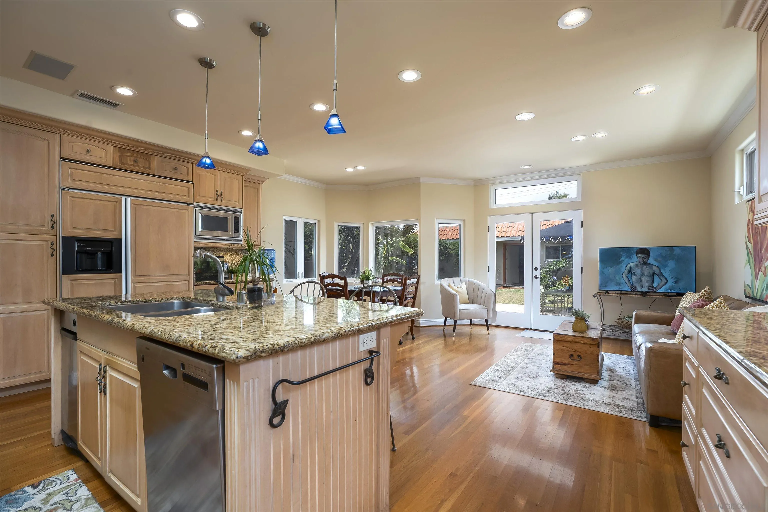 https://cdn.realtyfeed.com/cdn/127/260011815/76e2b09bd3d912695e4a1f7b9d64c533.webp