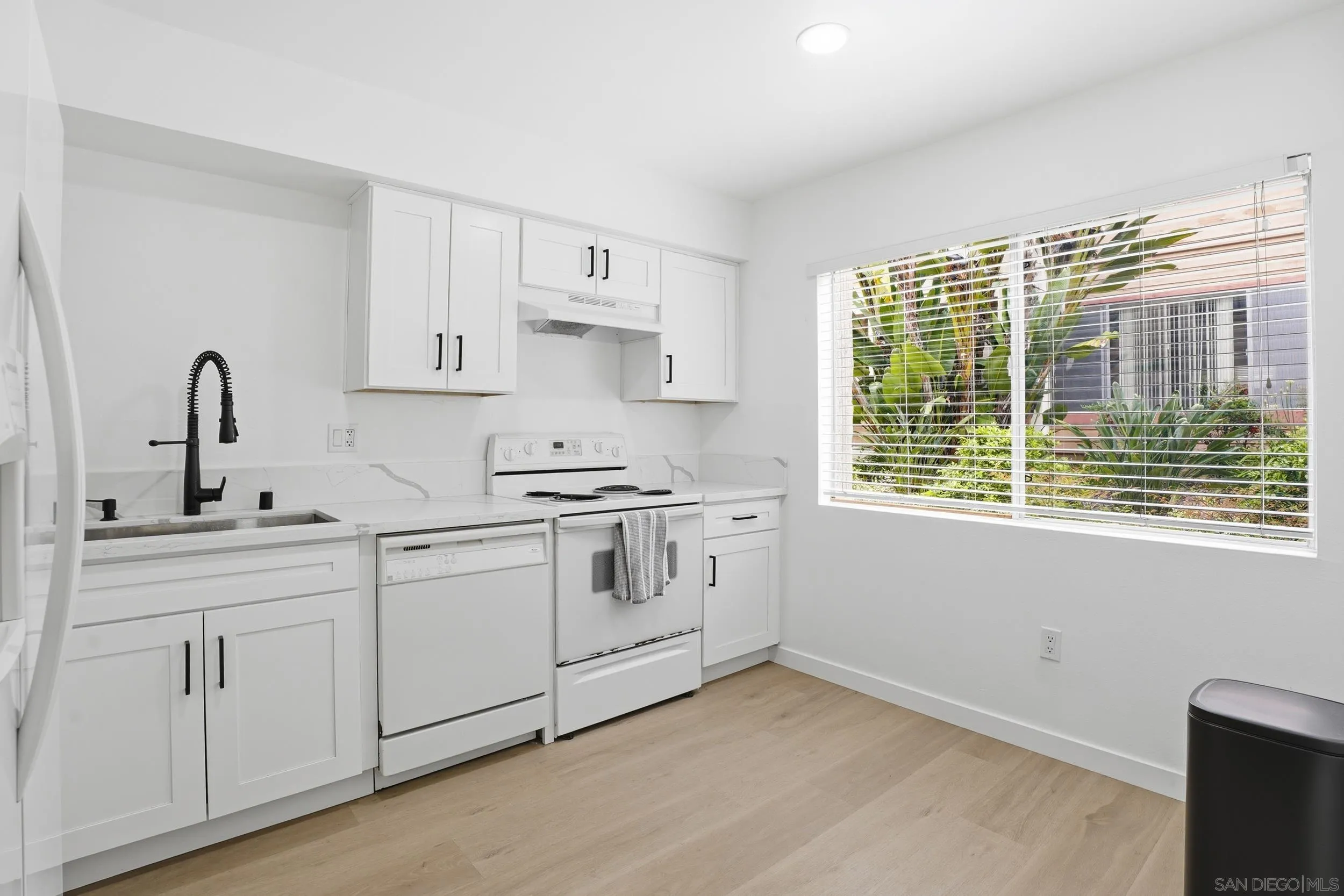 Photo #4: 260011816 Listing: Photo #4