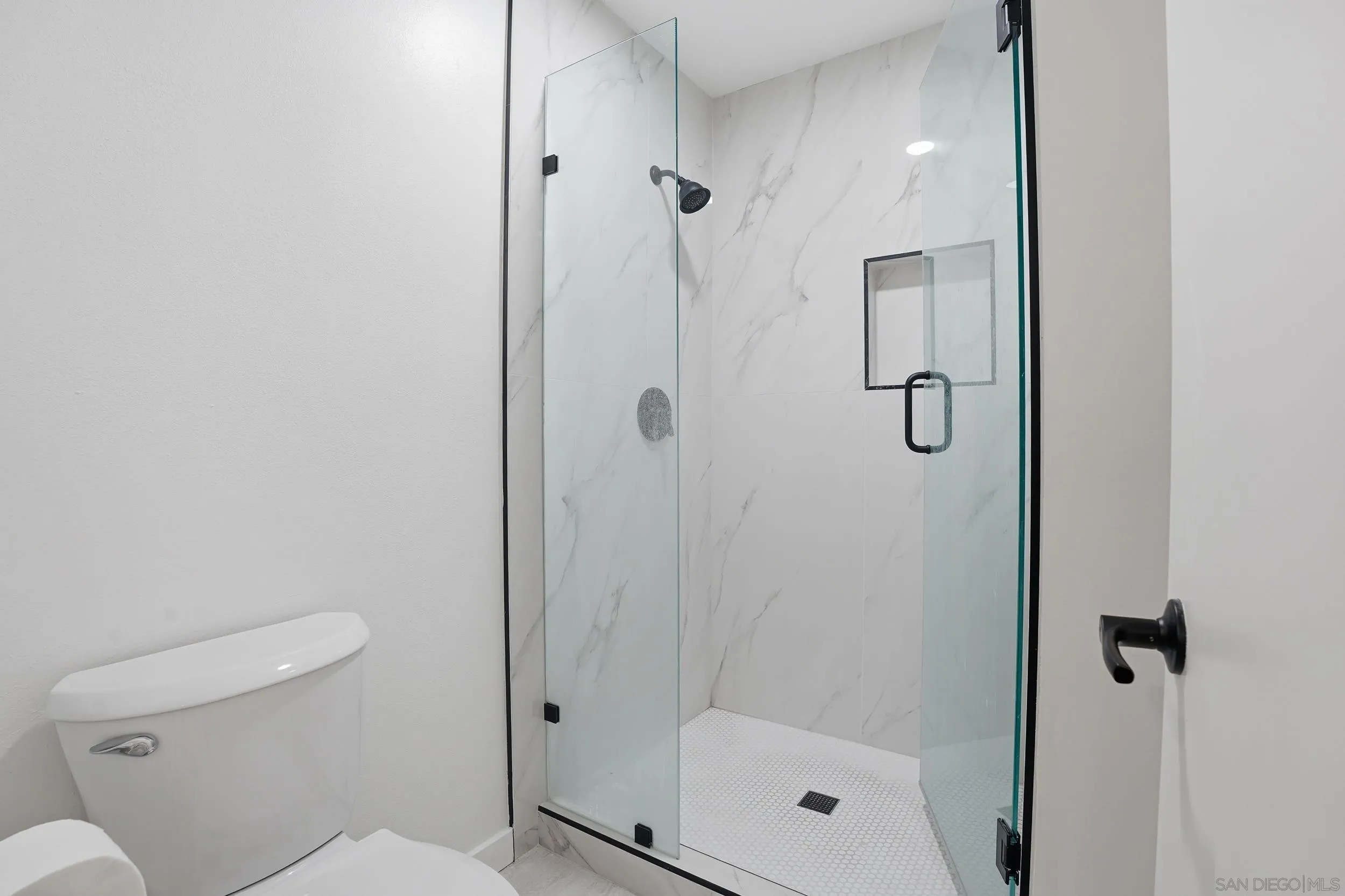 Photo #8: 260011816 Listing: Photo #8