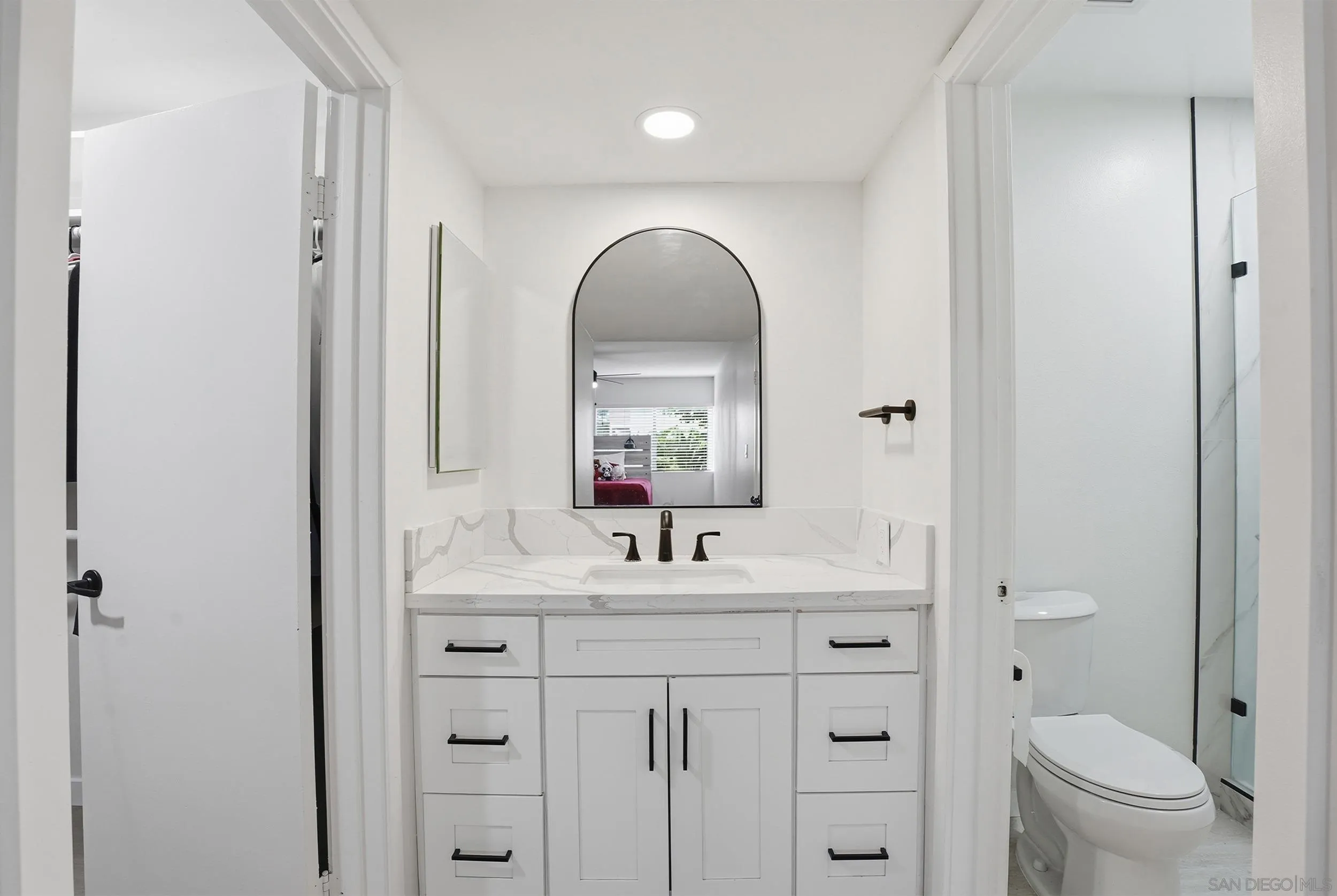 Photo #7: 260011816 Listing: Photo #7