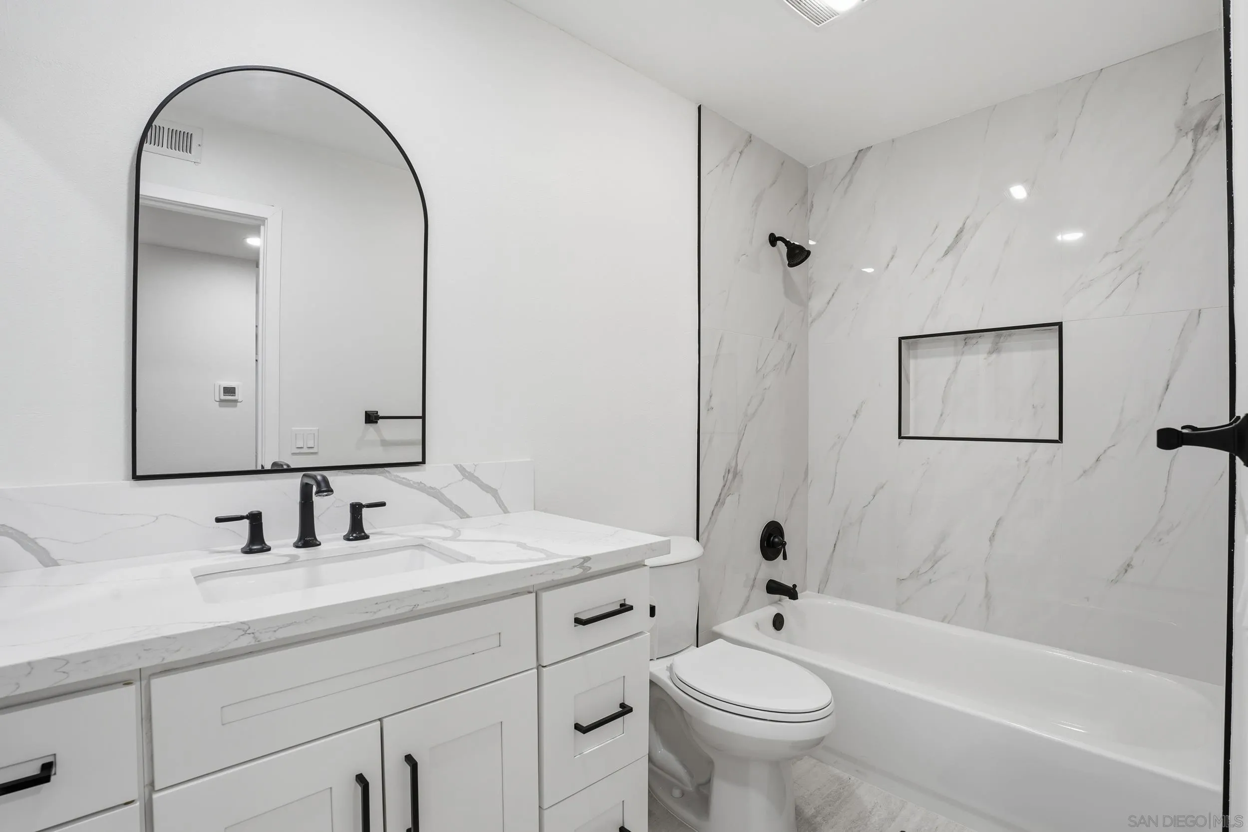 Photo #11: 260011816 Listing: Photo #11