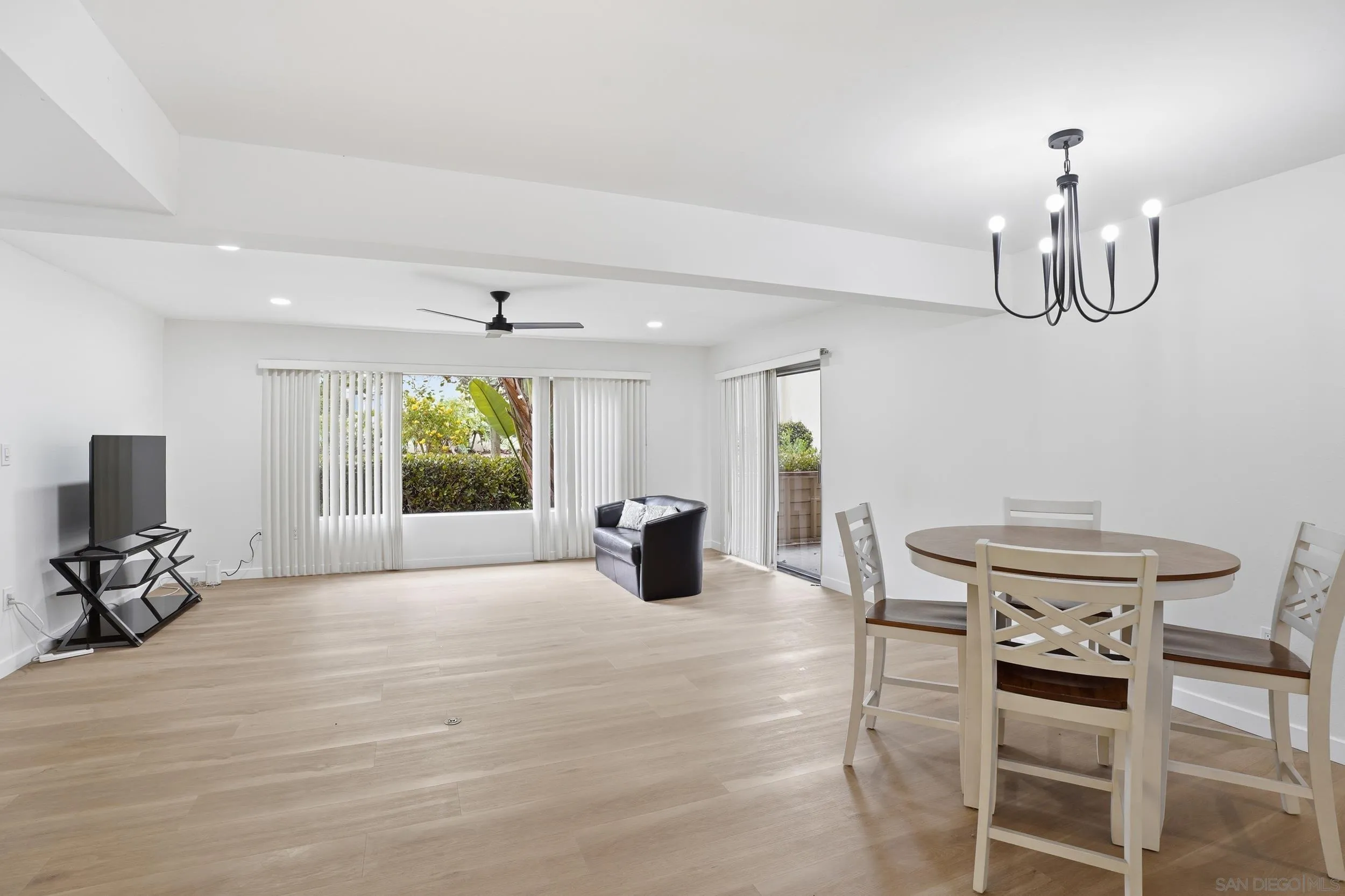 Photo #2: 260011816 Listing: Photo #2