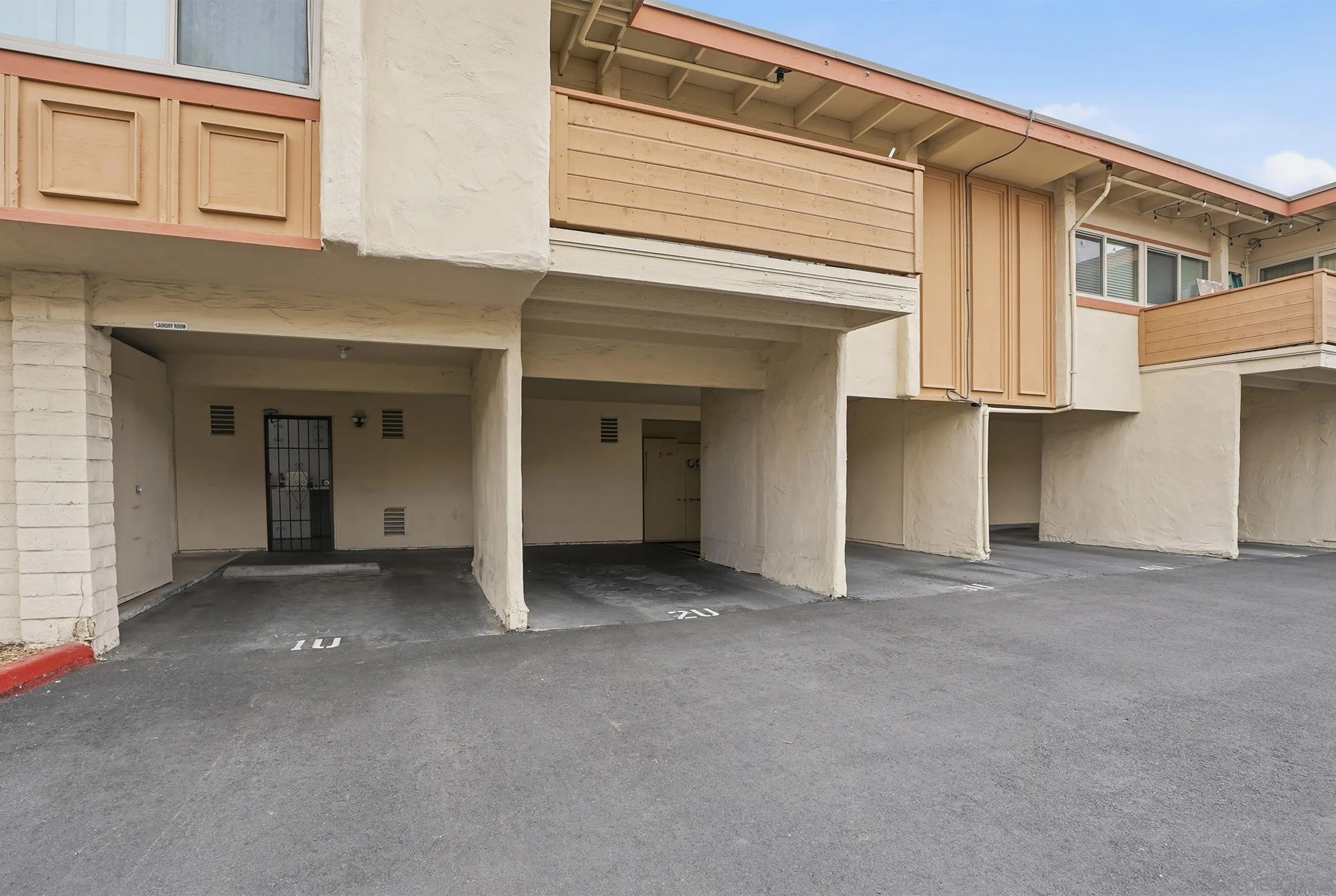 Photo #17: 260011816 Listing: Photo #17