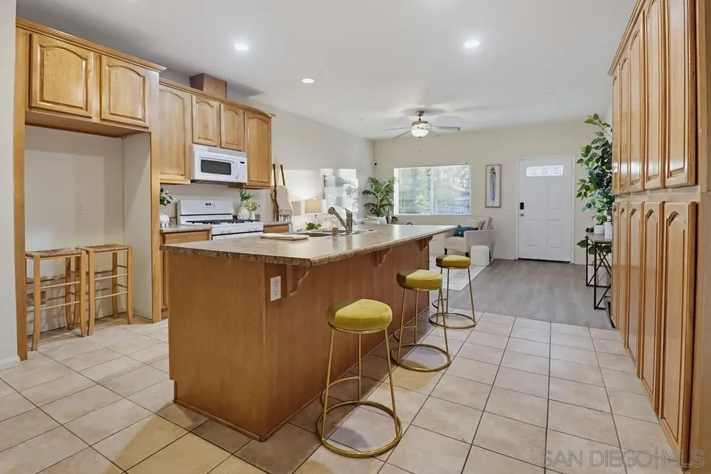 Photo #7: 260011819 Listing: Photo #7