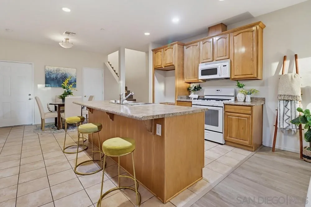 Photo #6: 260011819 Listing: Photo #6