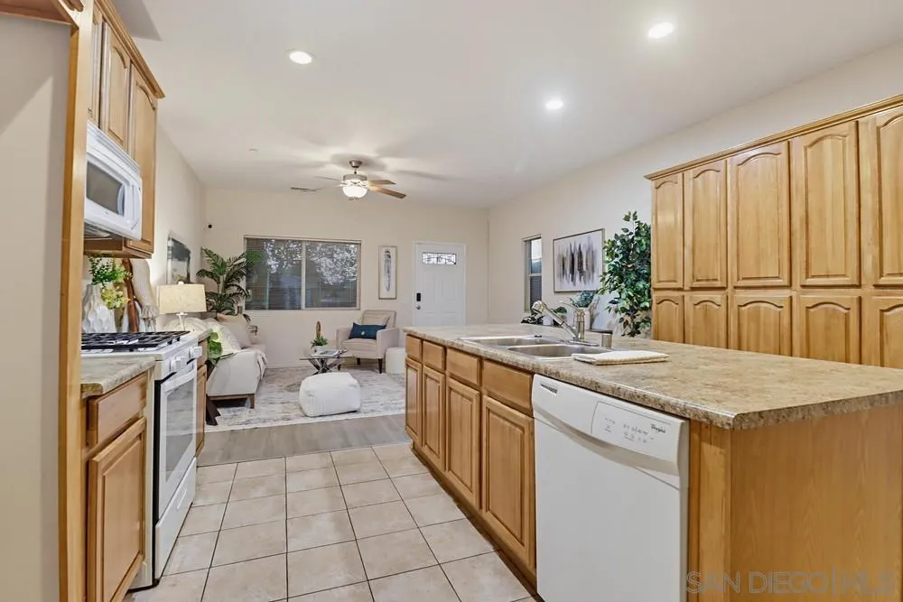 Photo #8: 260011819 Listing: Photo #8