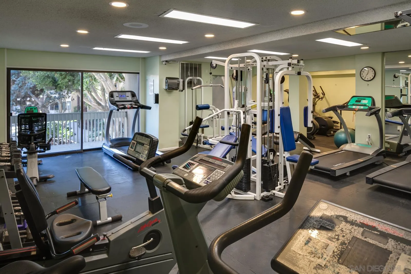 https://cdn.realtyfeed.com/cdn/127/260011822/451dd34b5b38b8abbbb3f0971742aa7d.webp