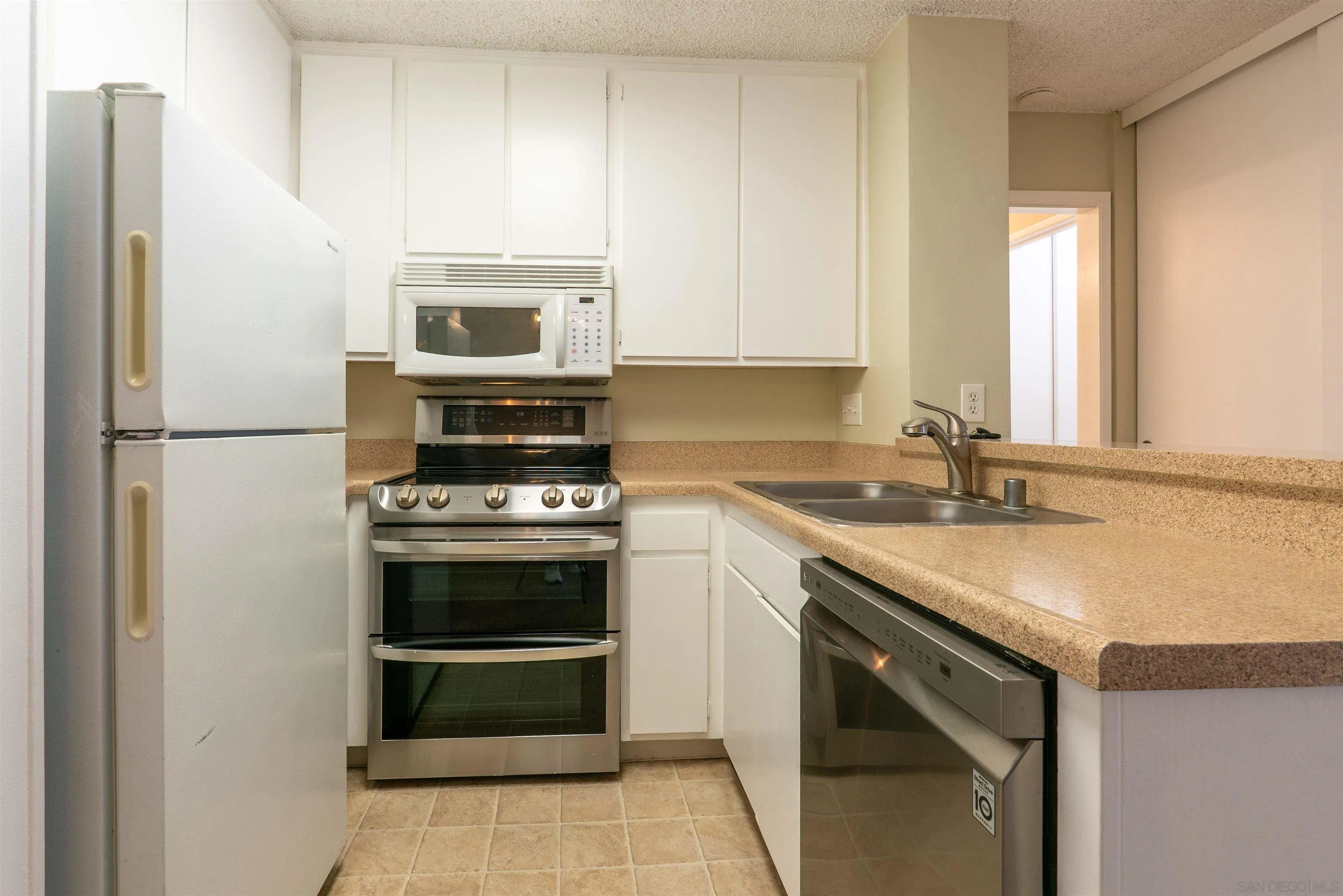https://cdn.realtyfeed.com/cdn/127/260011822/5298acab9dbb7a8f094a13063b07276f.webp