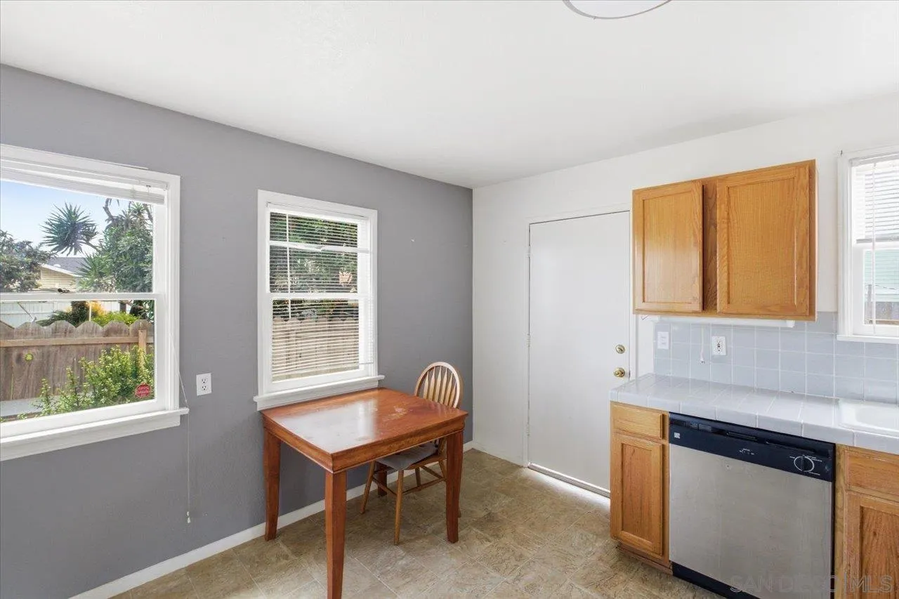 https://cdn.realtyfeed.com/cdn/127/260011823/5f9b11622ae2660c9387f288c1497bbc.webp