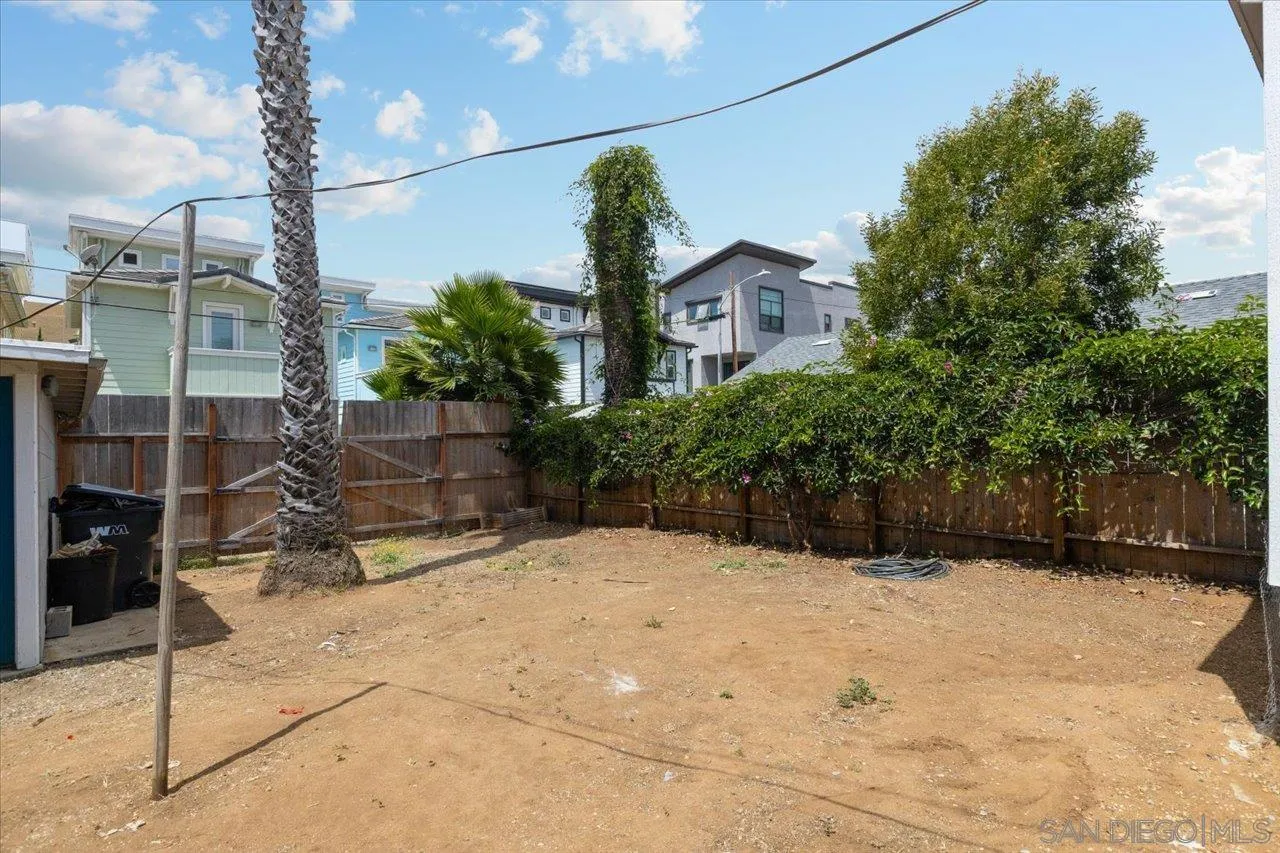 https://cdn.realtyfeed.com/cdn/127/260011823/7cab8030b1c19cfac5db2648ae15dd27.webp
