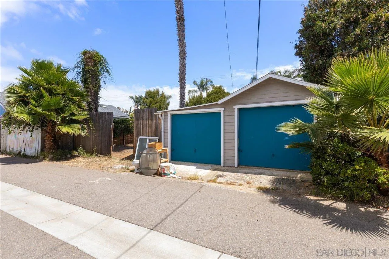 https://cdn.realtyfeed.com/cdn/127/260011823/f191d18fc9af2fe07af5fbe31745eae8.webp