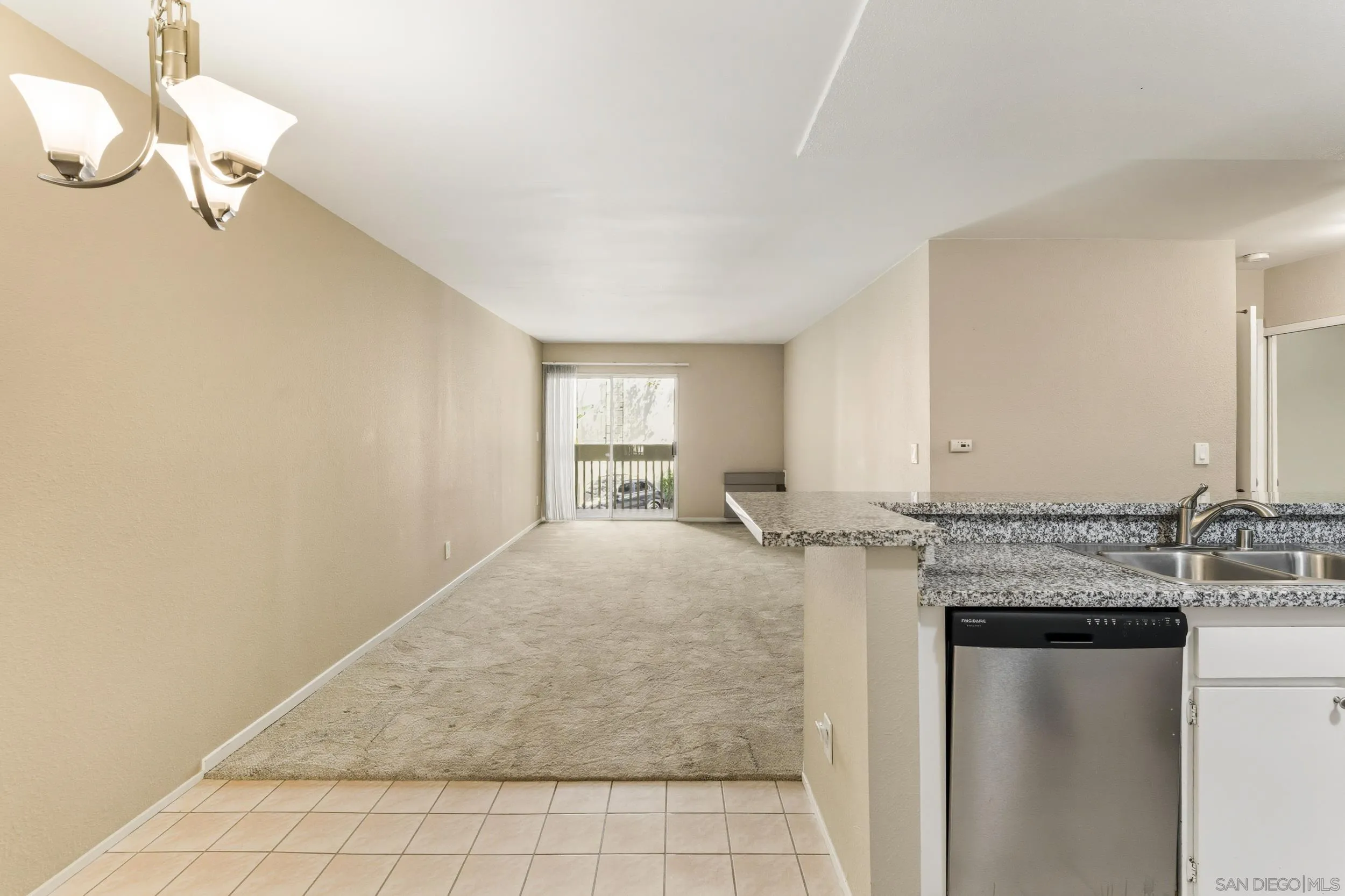 Photo #4: 260011824 Listing: Photo #4