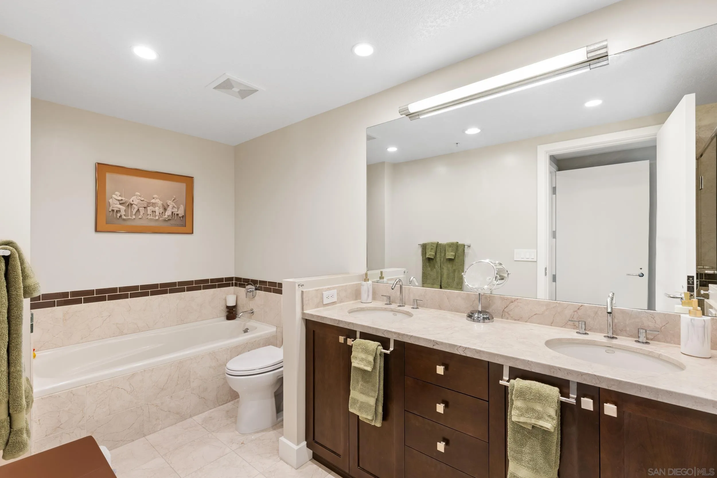 Photo #18: 260011825 Listing: Photo #18