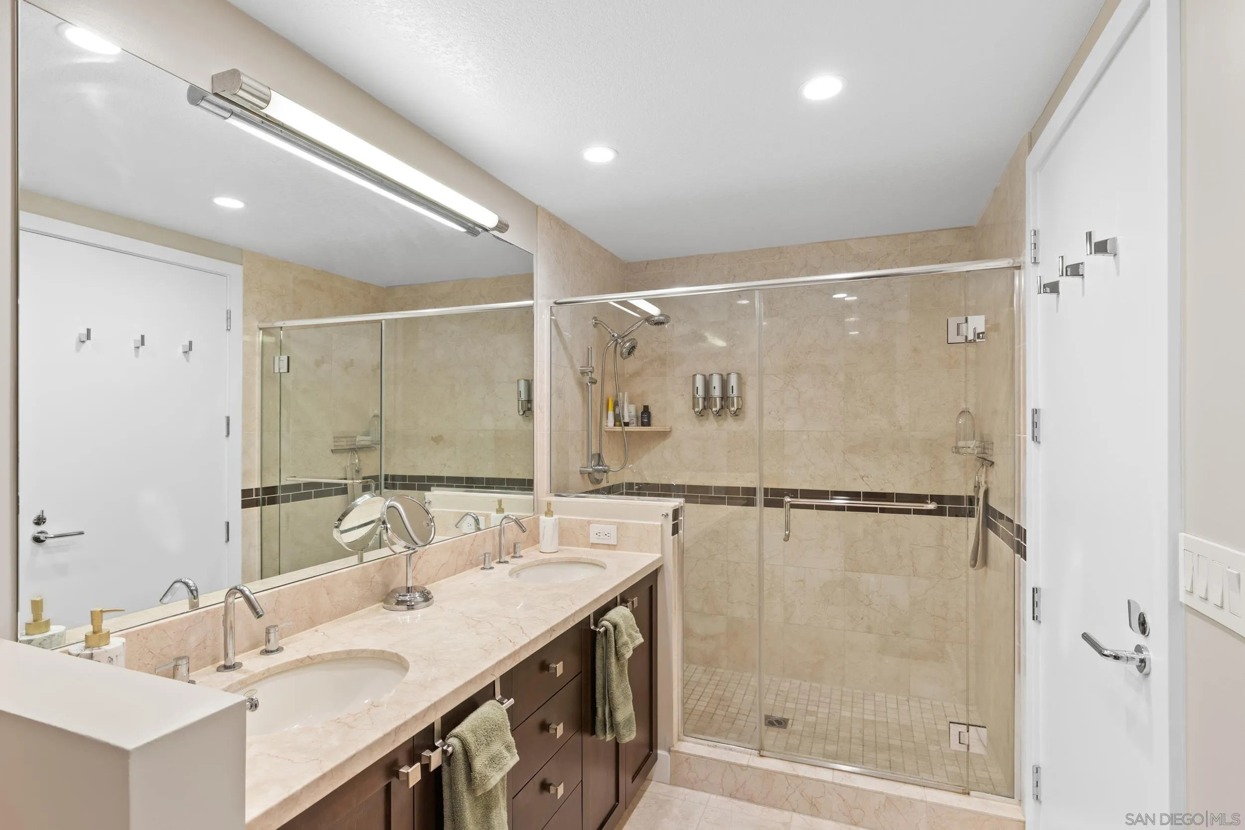 Photo #17: 260011825 Listing: Photo #17