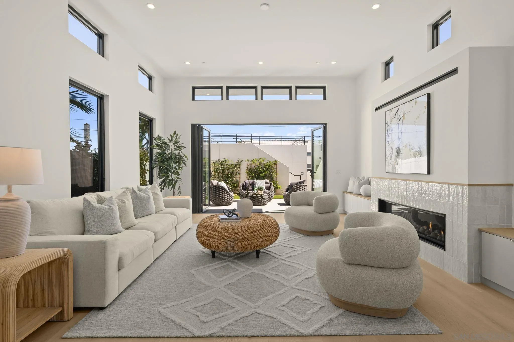 https://cdn.realtyfeed.com/cdn/127/260011828/4219c3b5ef4bb9442dc581d82a207672.webp