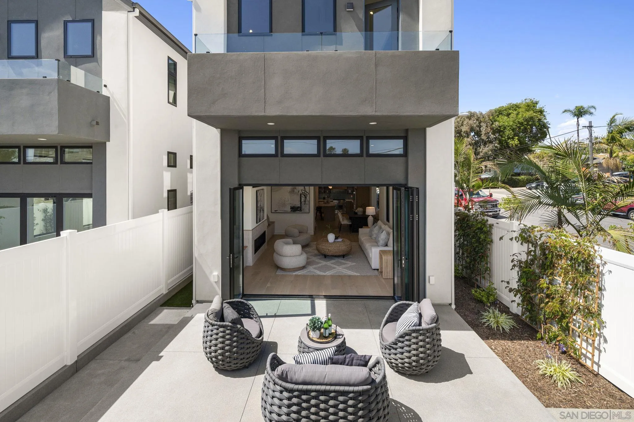 https://cdn.realtyfeed.com/cdn/127/260011828/4ba679603d6b97ea00ee438fa44aa17f.webp