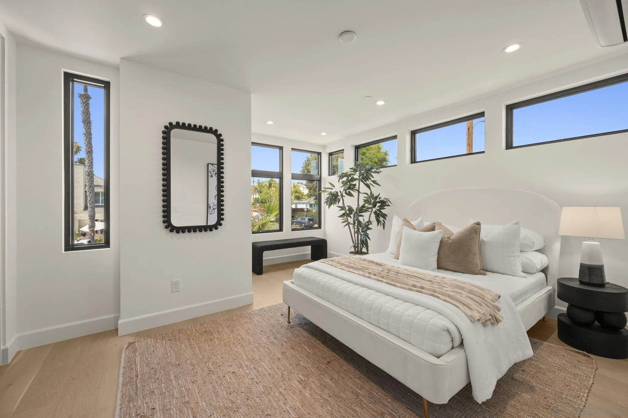 https://cdn.realtyfeed.com/cdn/127/260011828/7fb97f8ac775a08aacc04a1822dcc731.webp