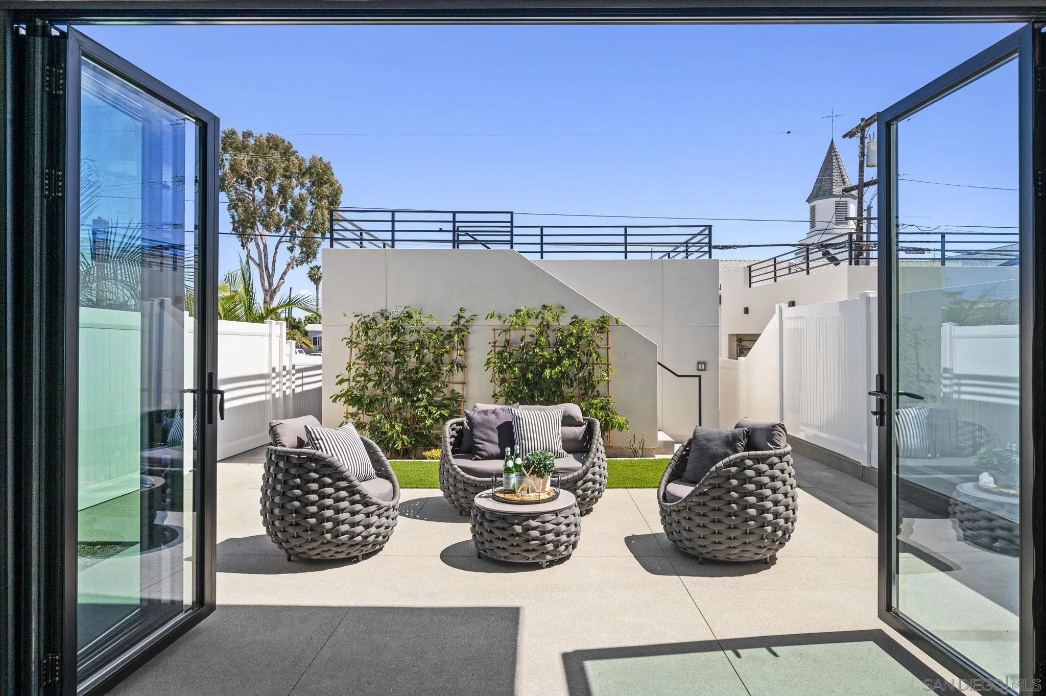 https://cdn.realtyfeed.com/cdn/127/260011828/9716630452383195d73ffaa7e3f60f61.webp