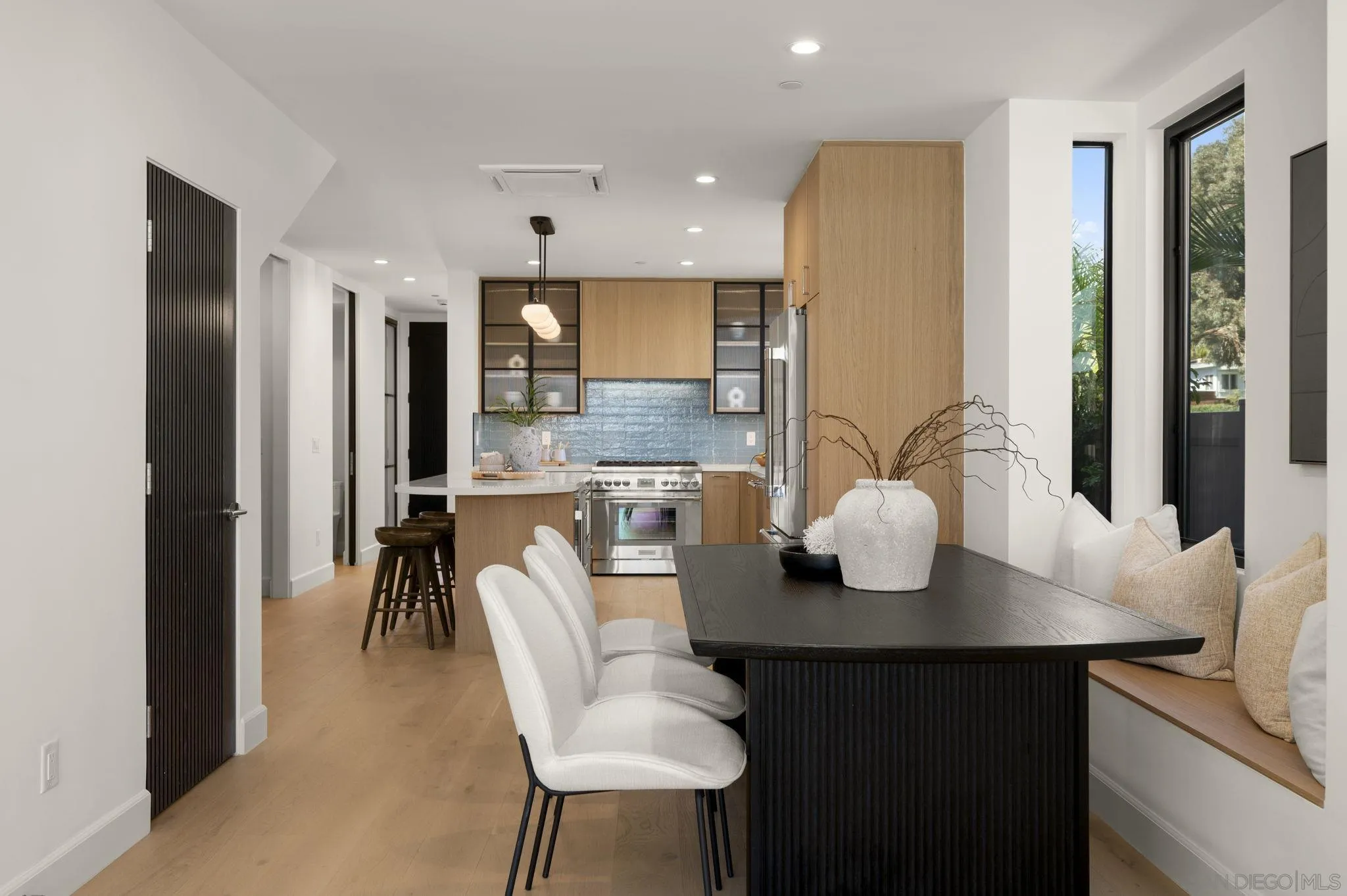 https://cdn.realtyfeed.com/cdn/127/260011828/b3f4884e053bbbc20e315a12c05c9eab.webp