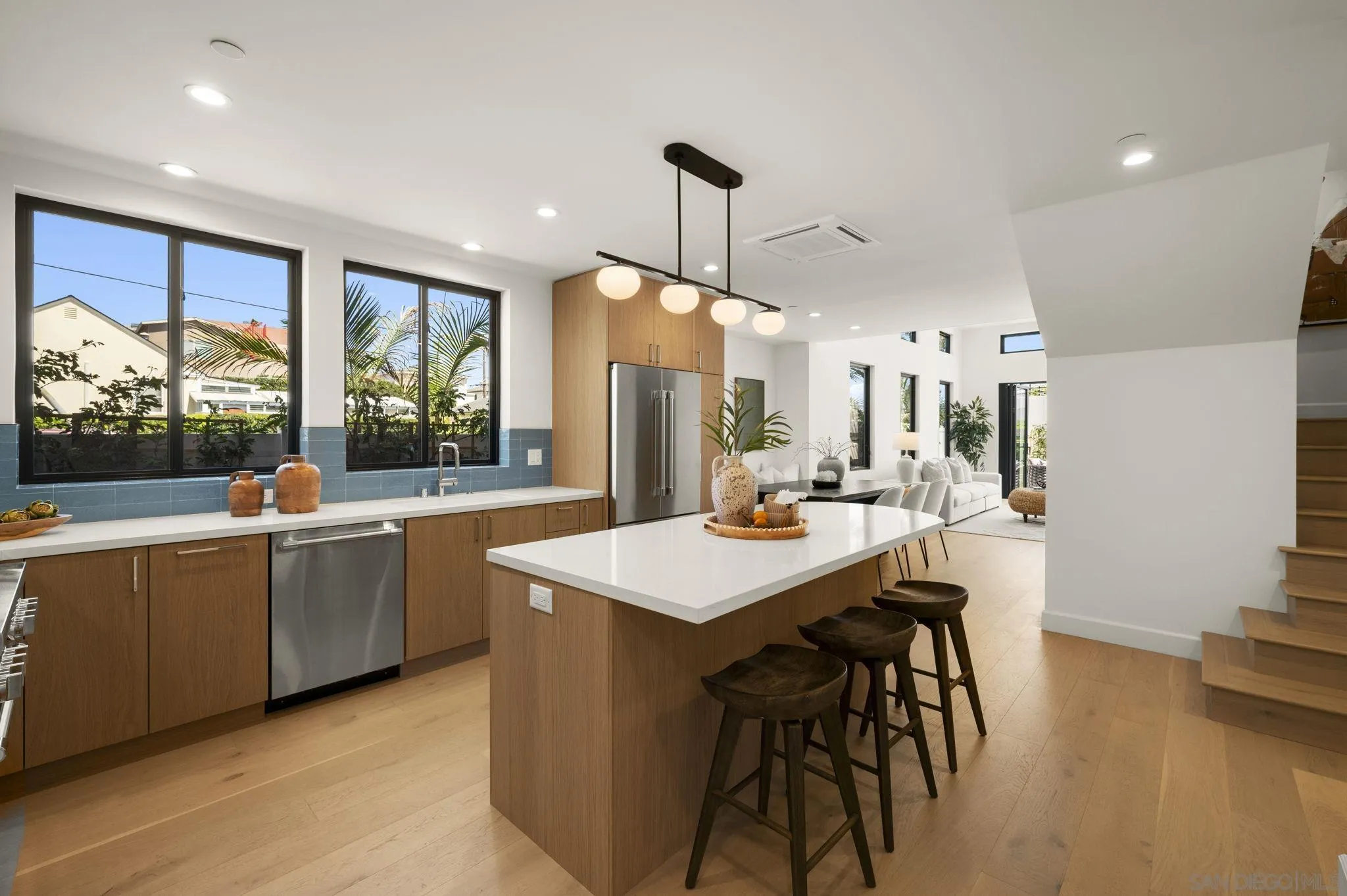 https://cdn.realtyfeed.com/cdn/127/260011828/c07f033dd8e5f6efacb60f35d8b186ec.webp