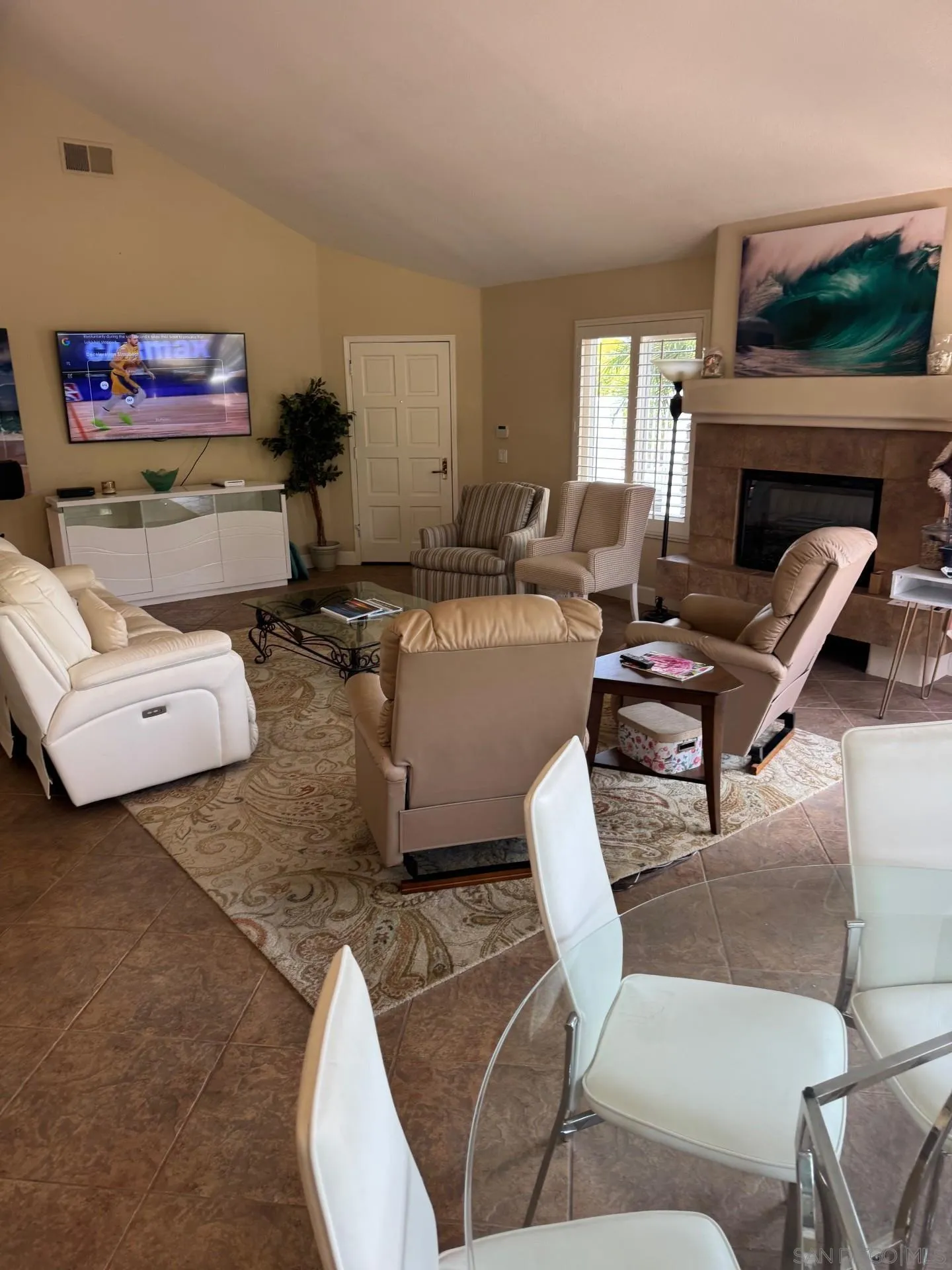 https://cdn.realtyfeed.com/cdn/127/260011829/c6264eb48af31448c88376fd33a95c52.webp