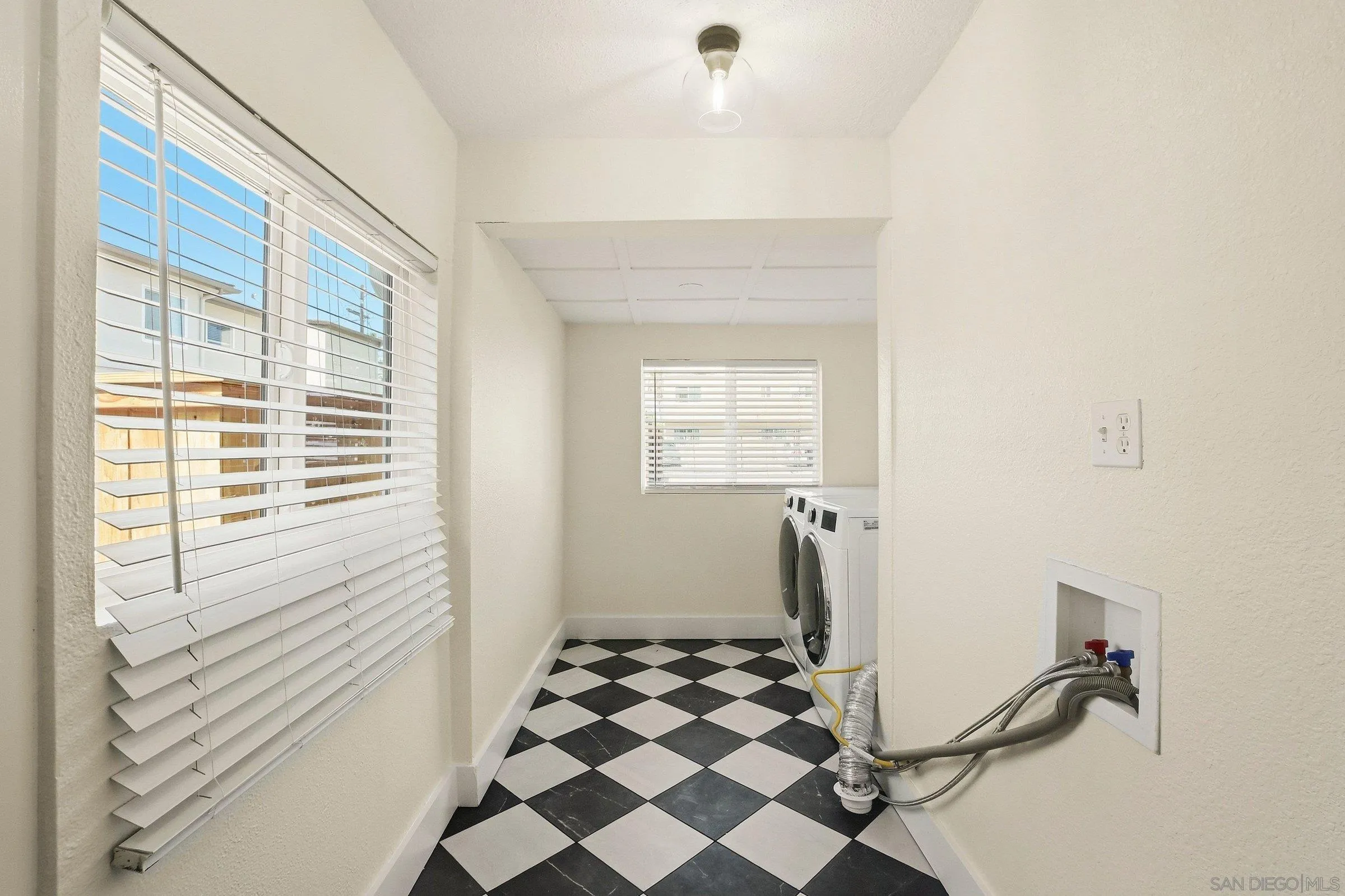 https://cdn.realtyfeed.com/cdn/127/260011835/8a7d1e8b456446c8358e1026dd475a3a.webp