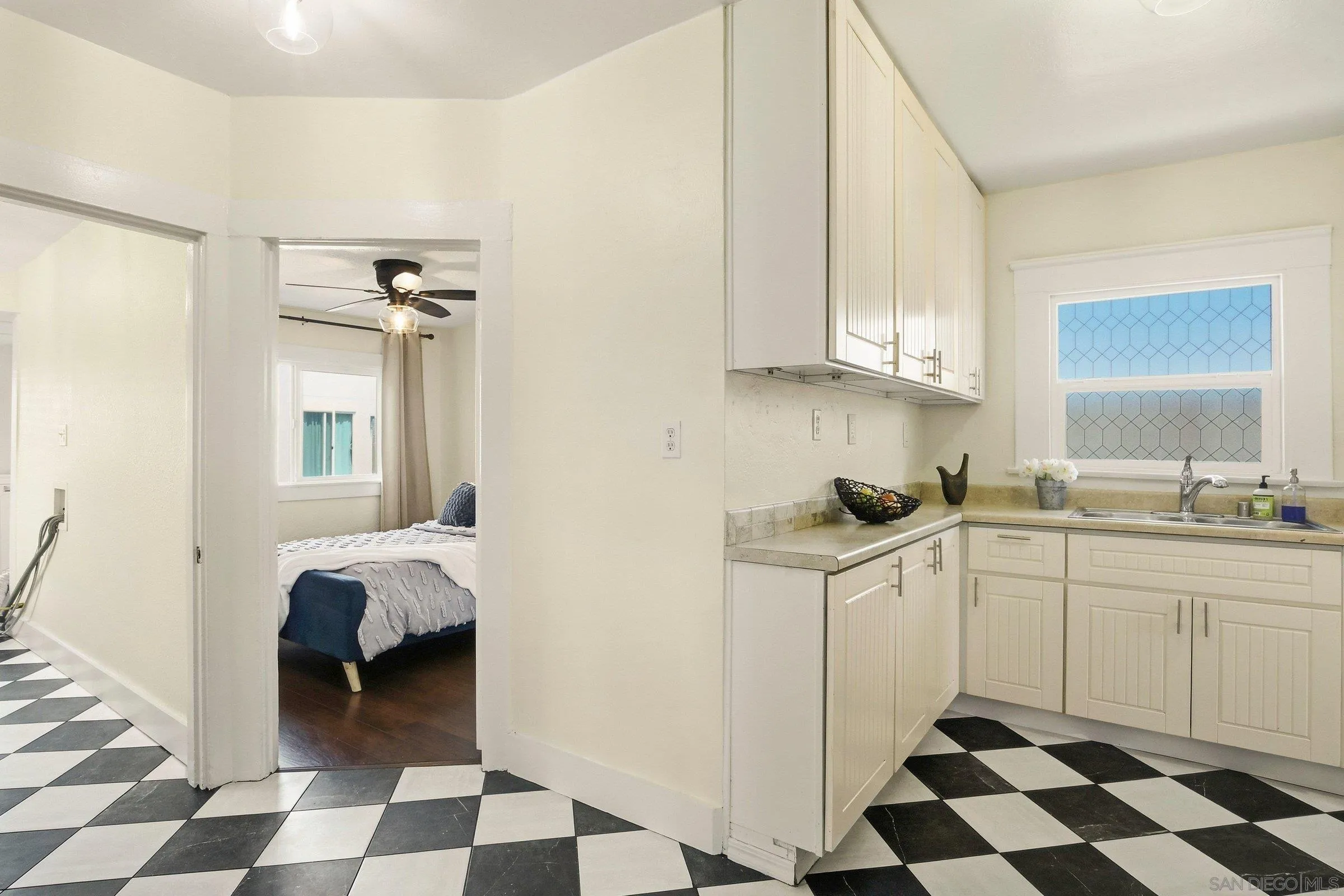 https://cdn.realtyfeed.com/cdn/127/260011835/dc9091a17a0fdd10b86a845f7f476f40.webp