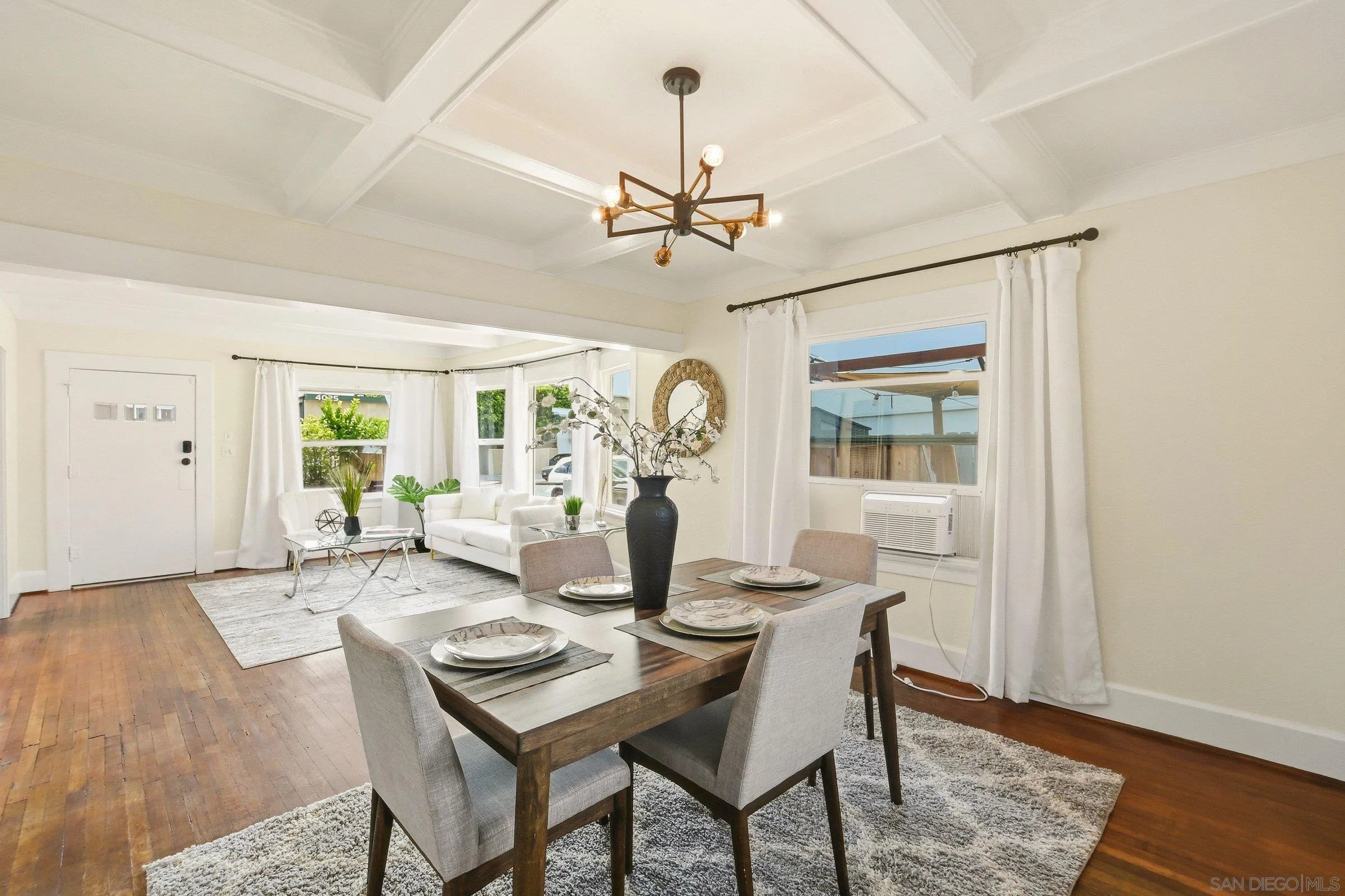 https://cdn.realtyfeed.com/cdn/127/260011835/f6c981a9bcc94e3f41aa08a7d215ed76.webp