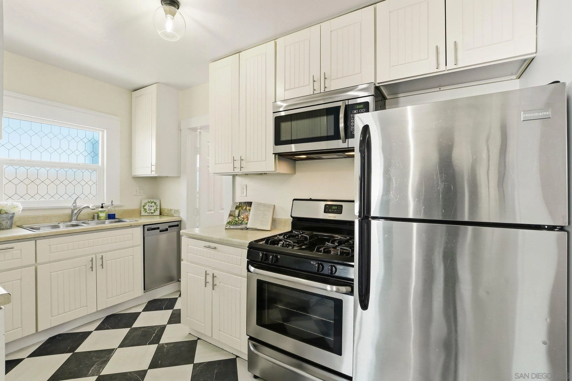 https://cdn.realtyfeed.com/cdn/127/260011835/fd250ba7678d78adb1d11a066393a703.webp