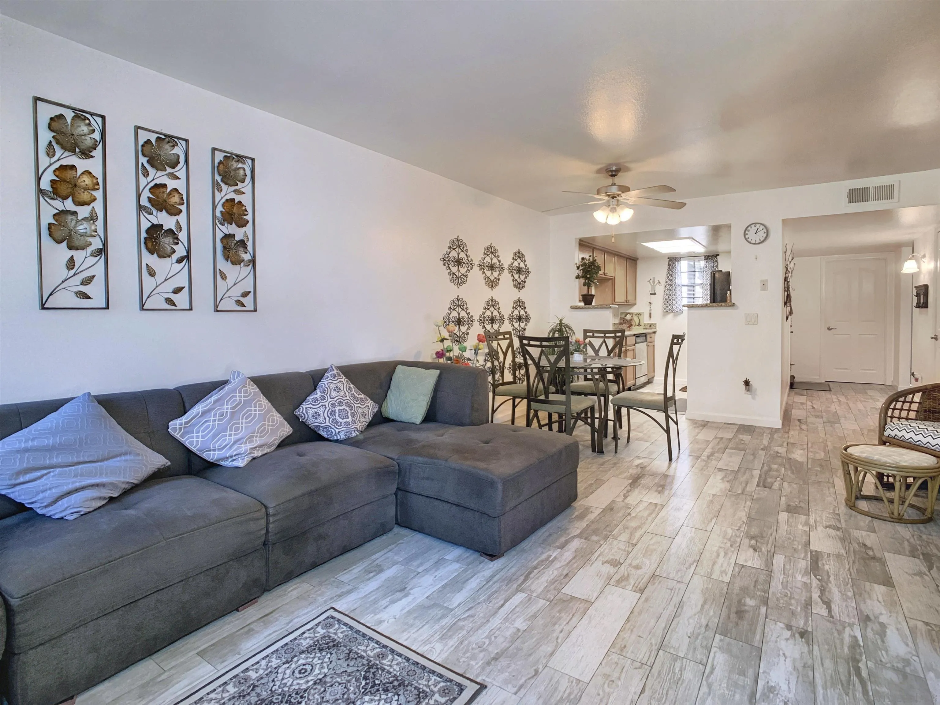 Photo #7: 260011838 Listing: Photo #7