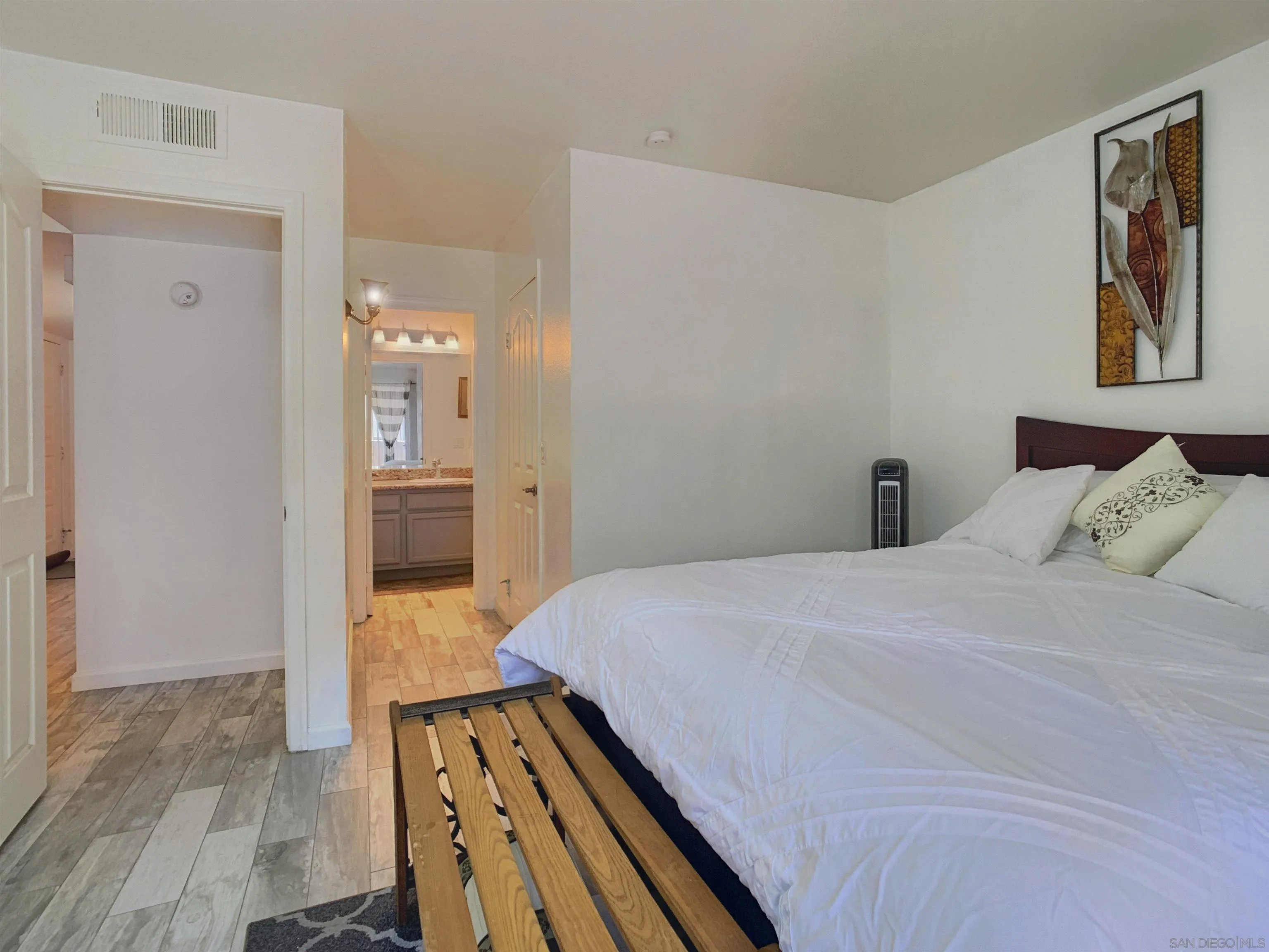 Photo #11: 260011838 Listing: Photo #11