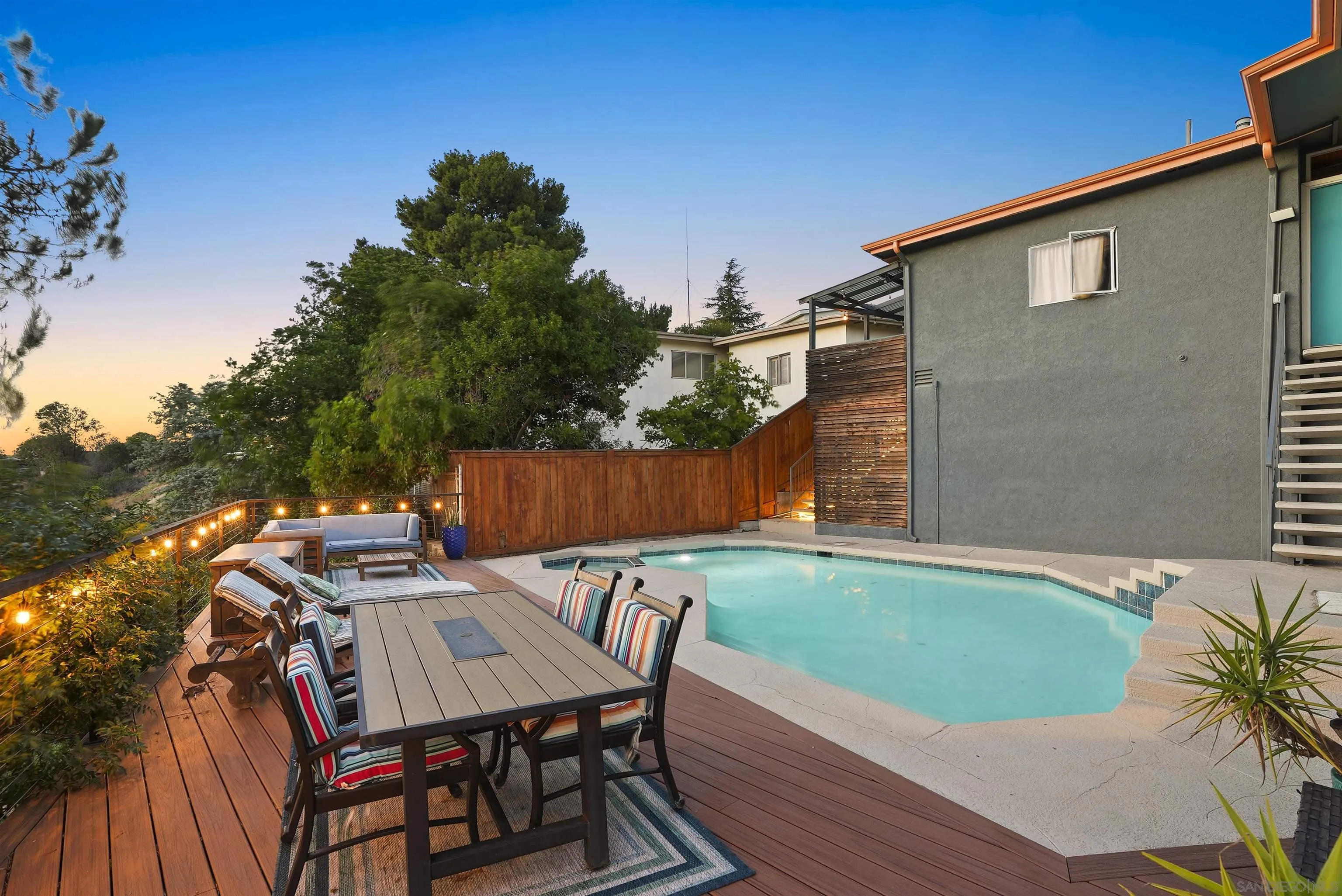 https://cdn.realtyfeed.com/cdn/127/260011839/2a83bbd922eeb0103e06686da98a8963.webp
