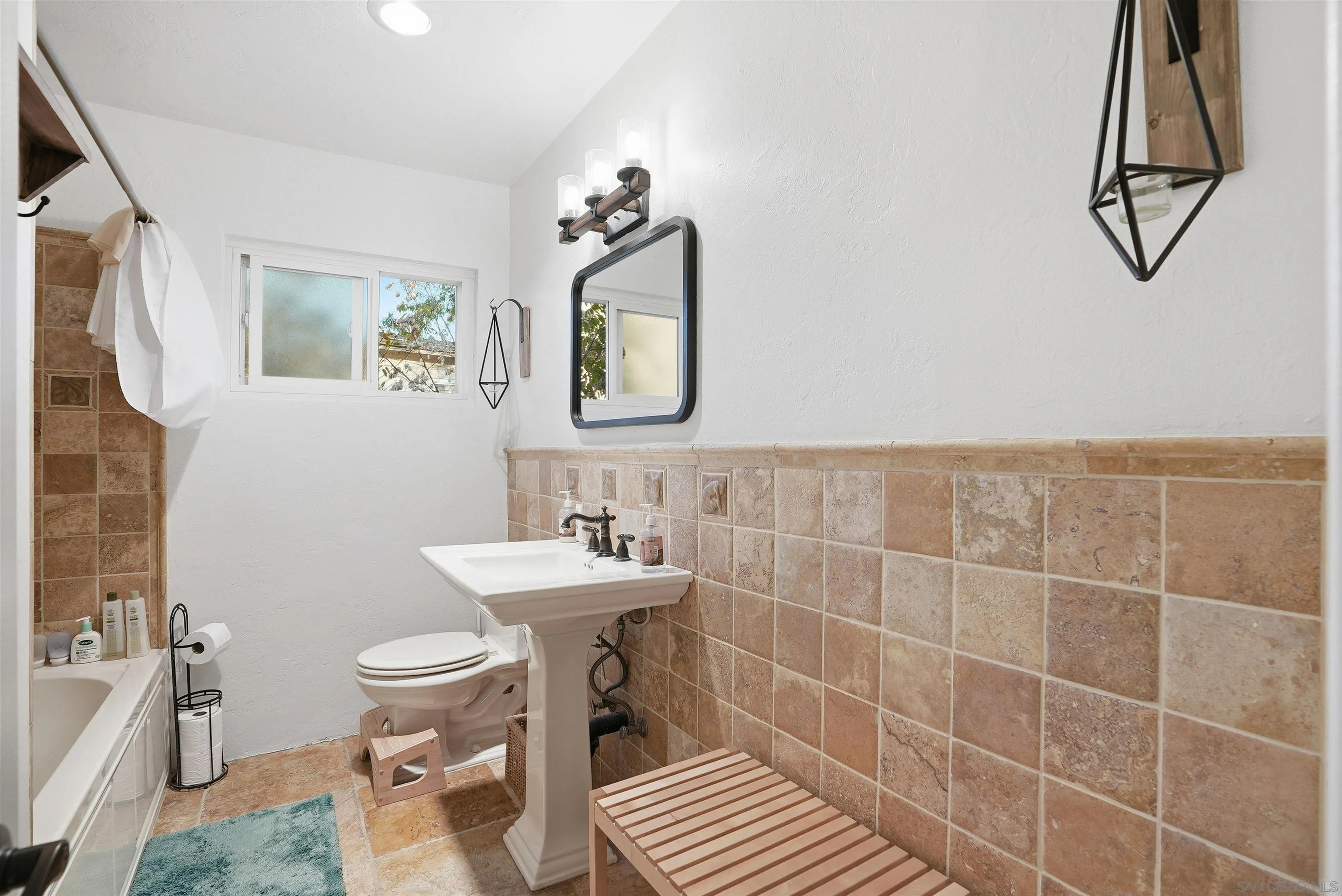 https://cdn.realtyfeed.com/cdn/127/260011839/7121ffd974cdbe02b805c47229fa954d.webp