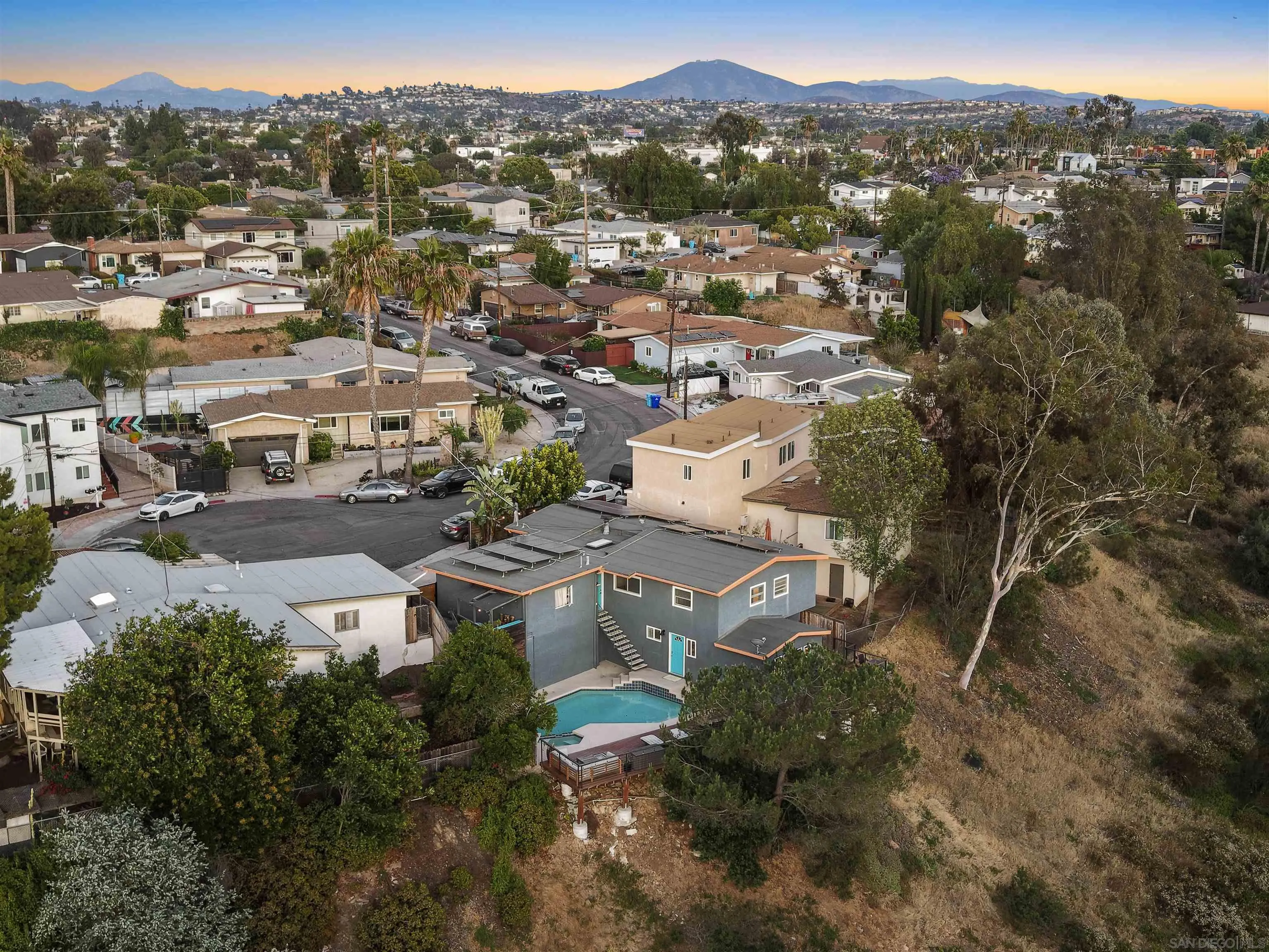 https://cdn.realtyfeed.com/cdn/127/260011839/7fbf7fa5f9c3df6f66a27b7d3e6ef5bf.webp