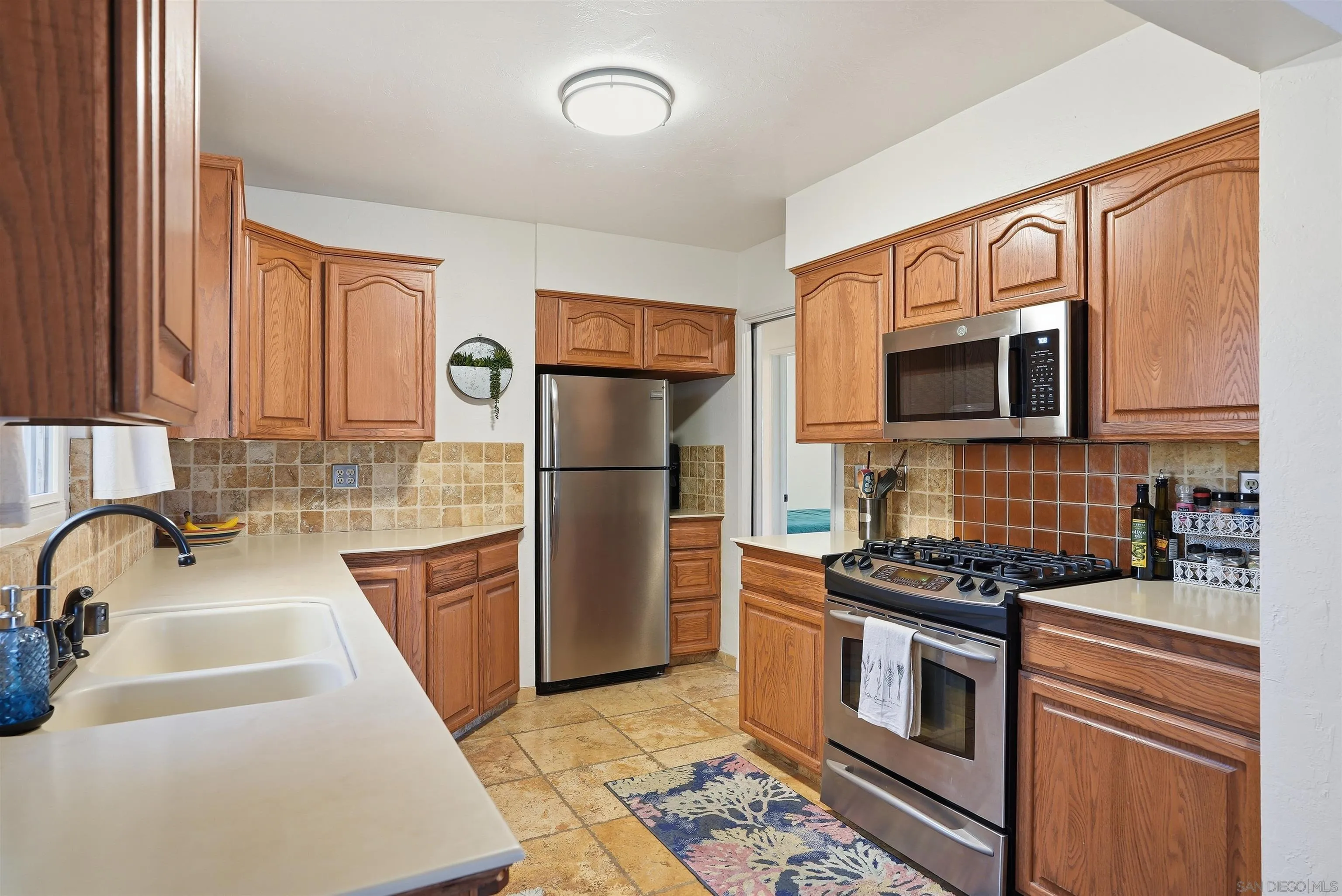 https://cdn.realtyfeed.com/cdn/127/260011839/c9584d0ea0af0ff13e0efe7339a446d7.webp