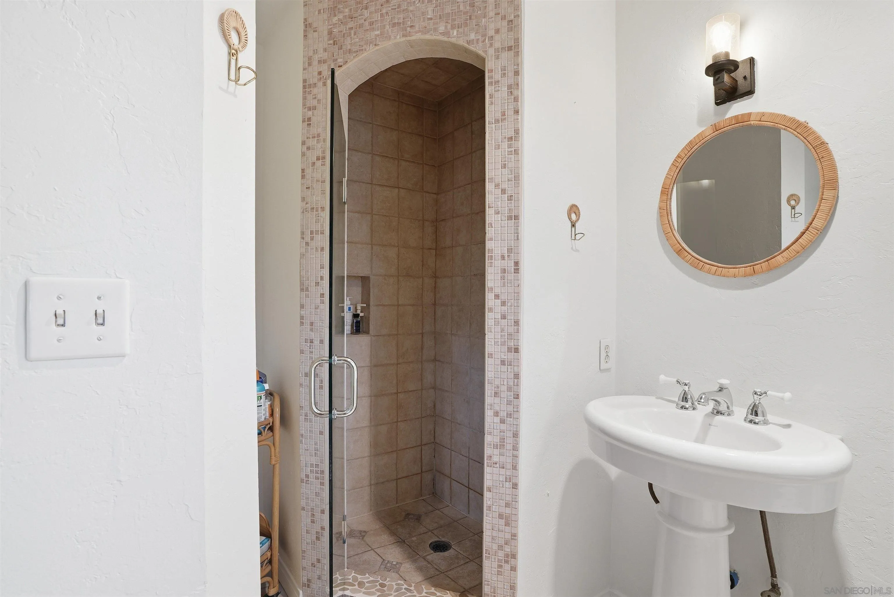 https://cdn.realtyfeed.com/cdn/127/260011839/dcea007849d94b803ff6f64c8cd73889.webp