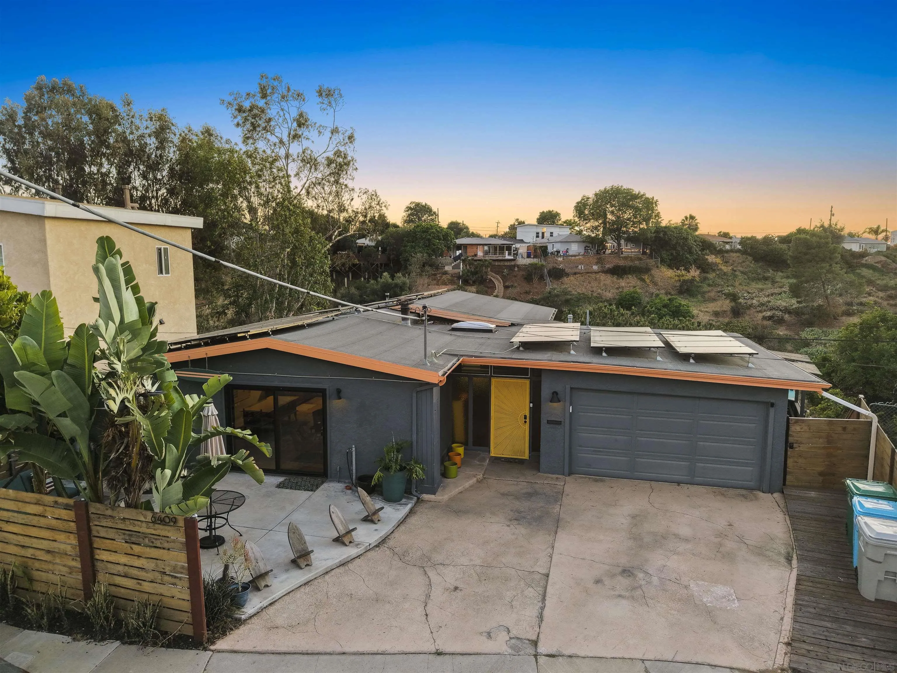 https://cdn.realtyfeed.com/cdn/127/260011839/e307e0f2e234424cb19b435f8b12e75d.webp