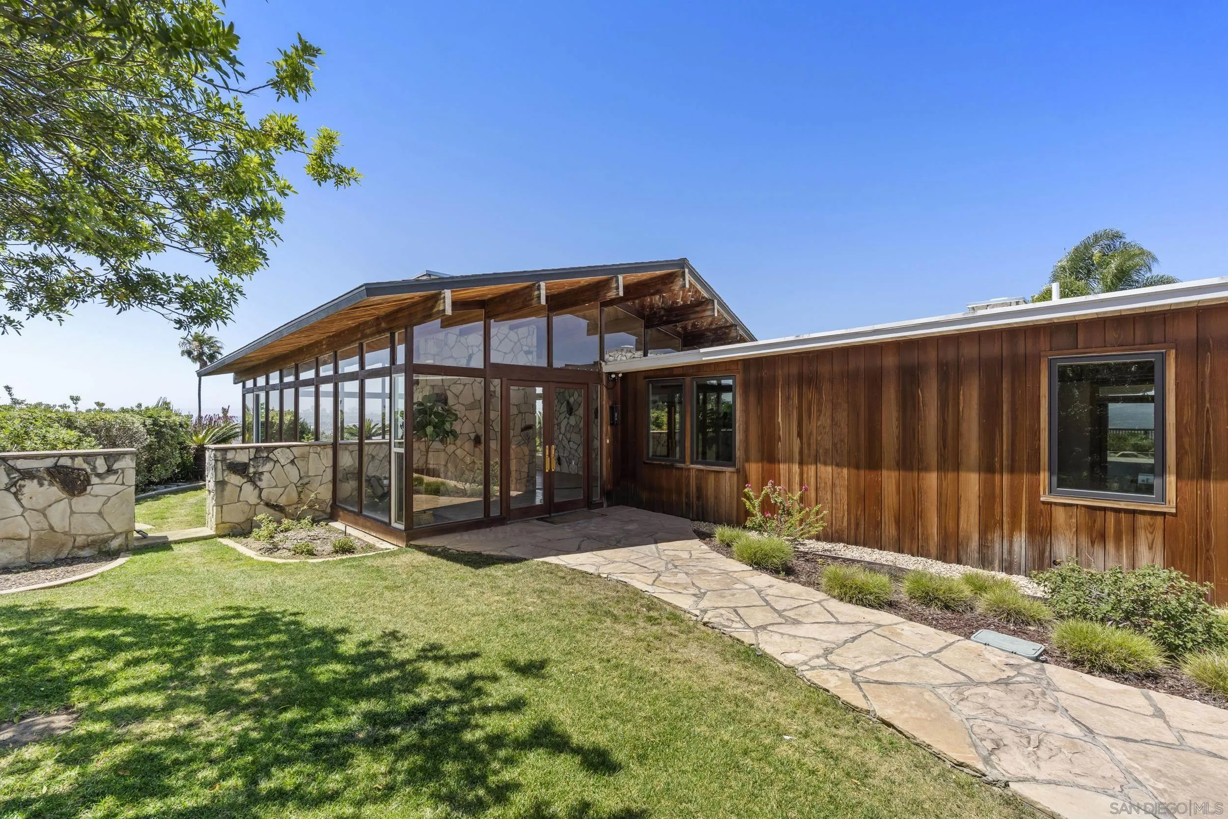 https://cdn.realtyfeed.com/cdn/127/260011841/746709a52e04db9bf73c580b474f7b6e.webp