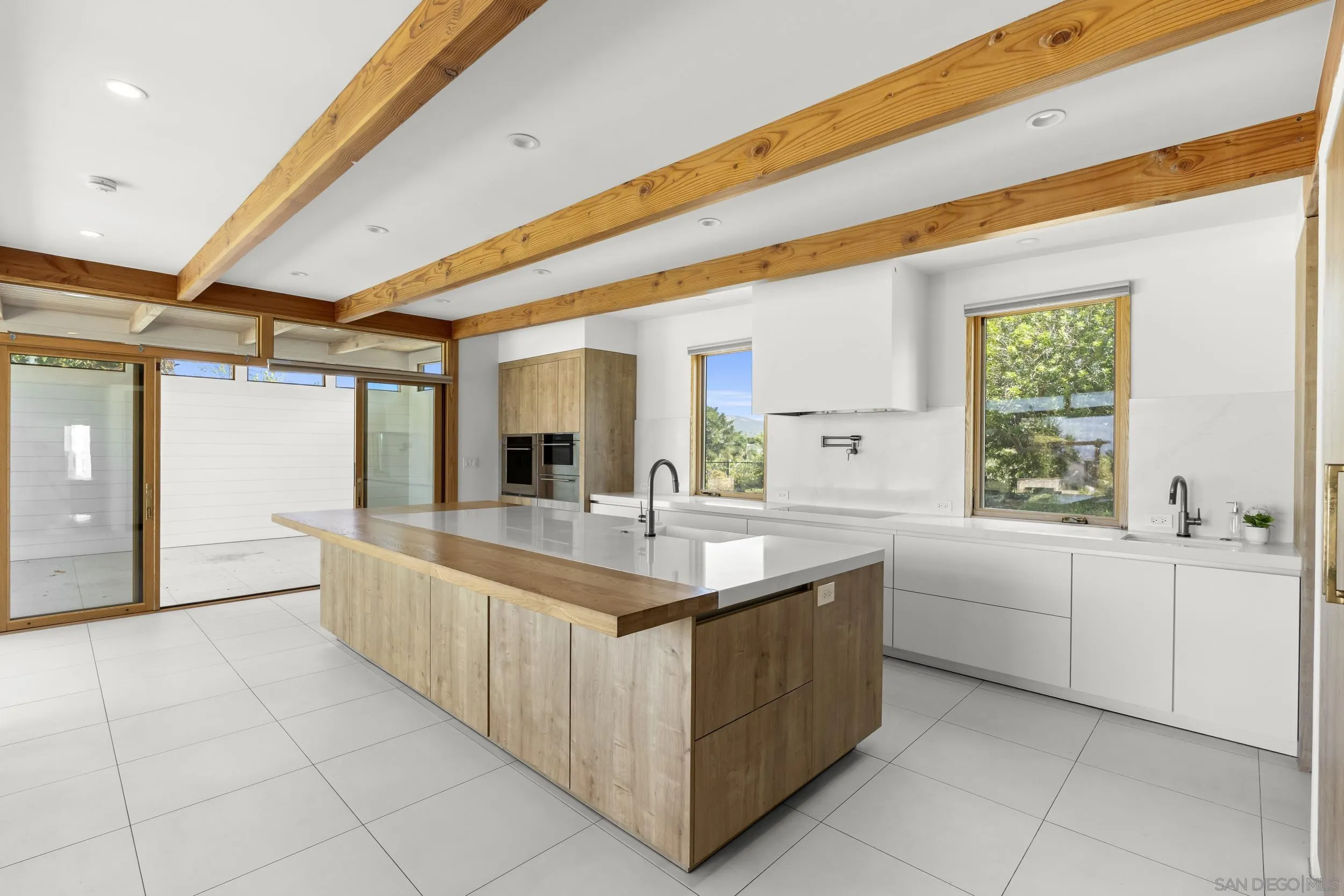 https://cdn.realtyfeed.com/cdn/127/260011841/9406bf87be9d39ad16ba0c552fd732d0.webp