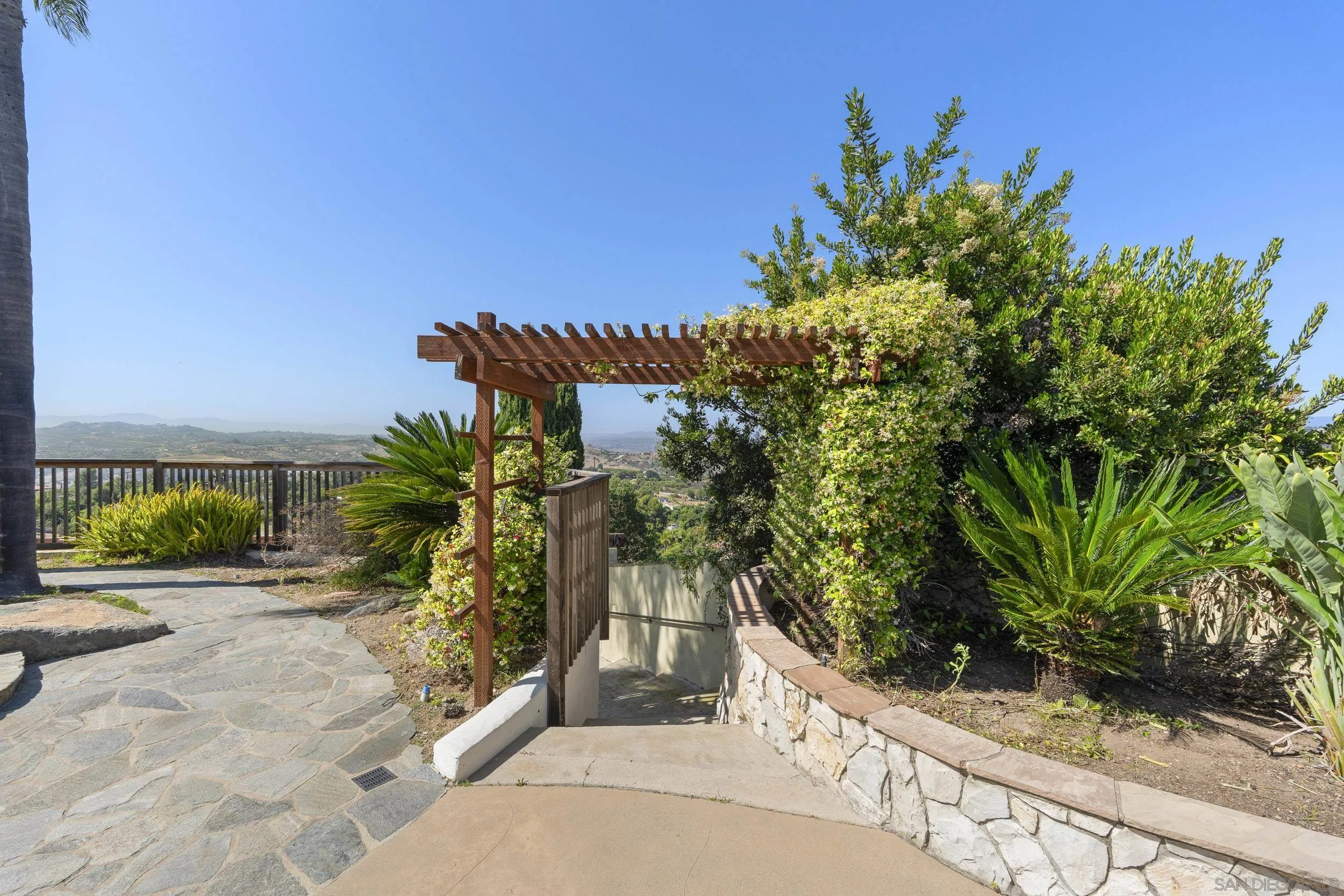 https://cdn.realtyfeed.com/cdn/127/260011841/96966f66e83089371029dfdb3ad56002.webp