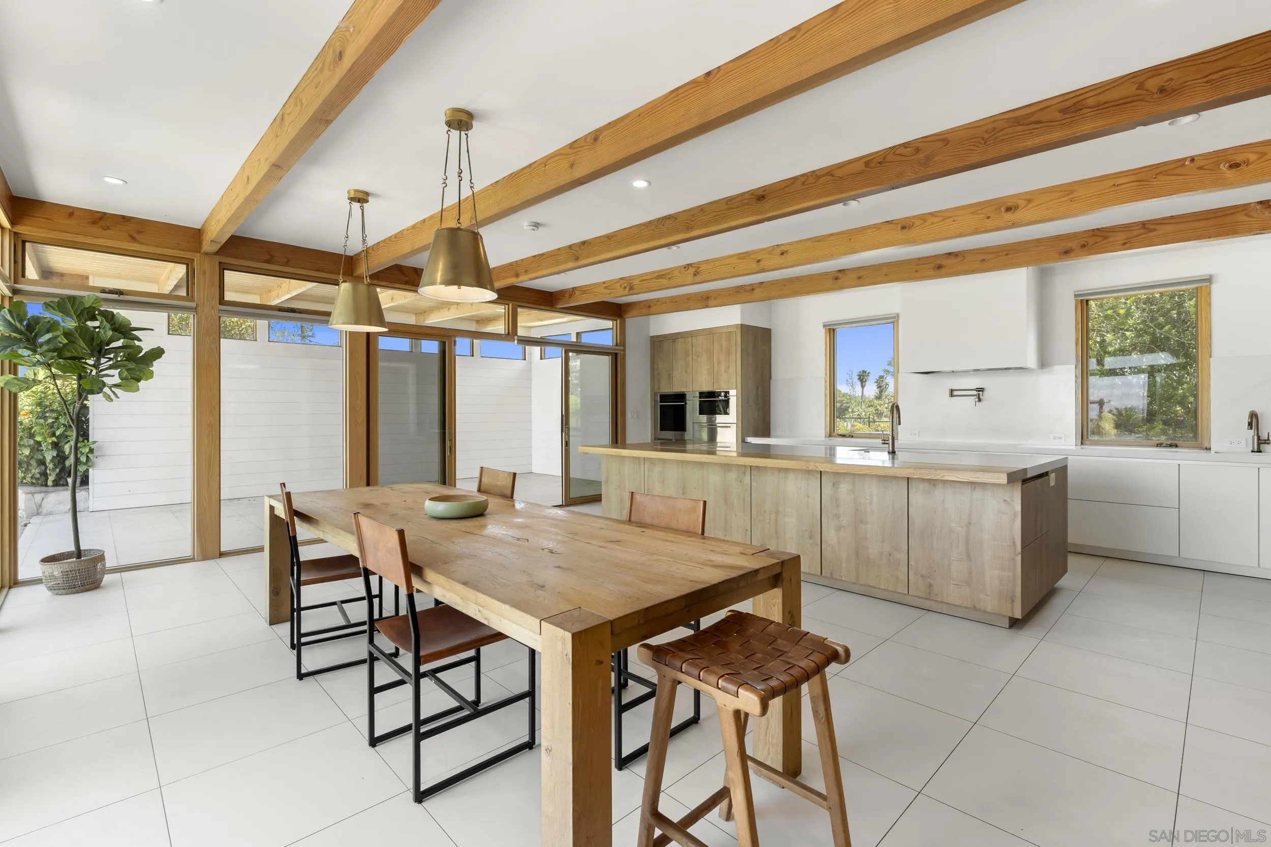 https://cdn.realtyfeed.com/cdn/127/260011841/b60c6952d6d477e8acdbdc59bc999fa4.webp